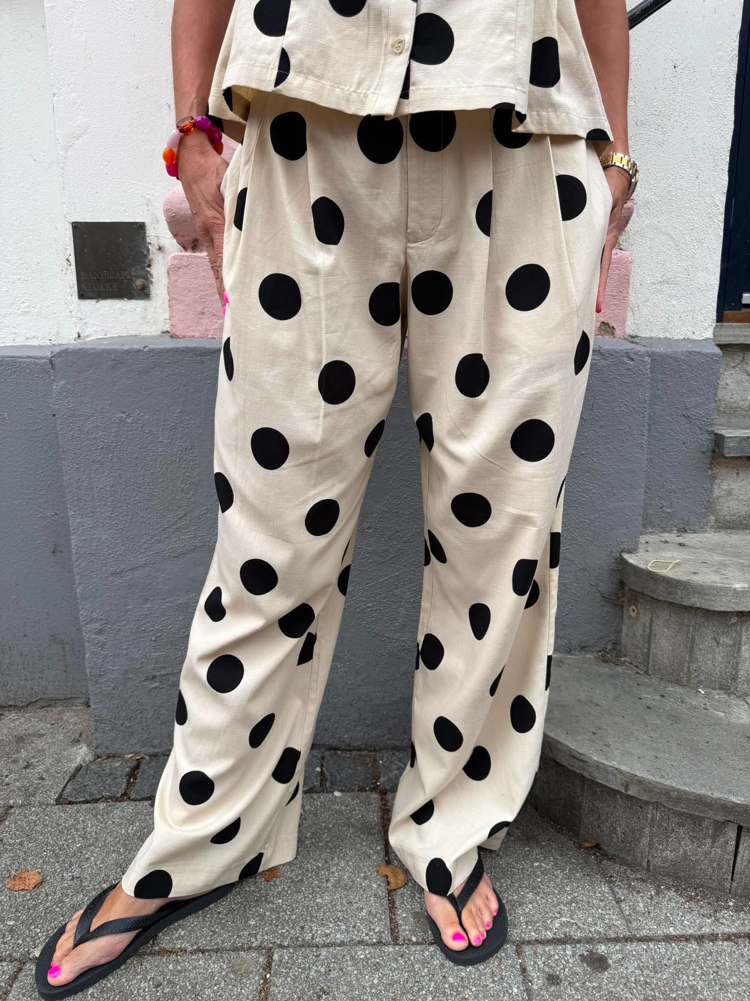 Tika Trousers - Whitecap/Black Dot