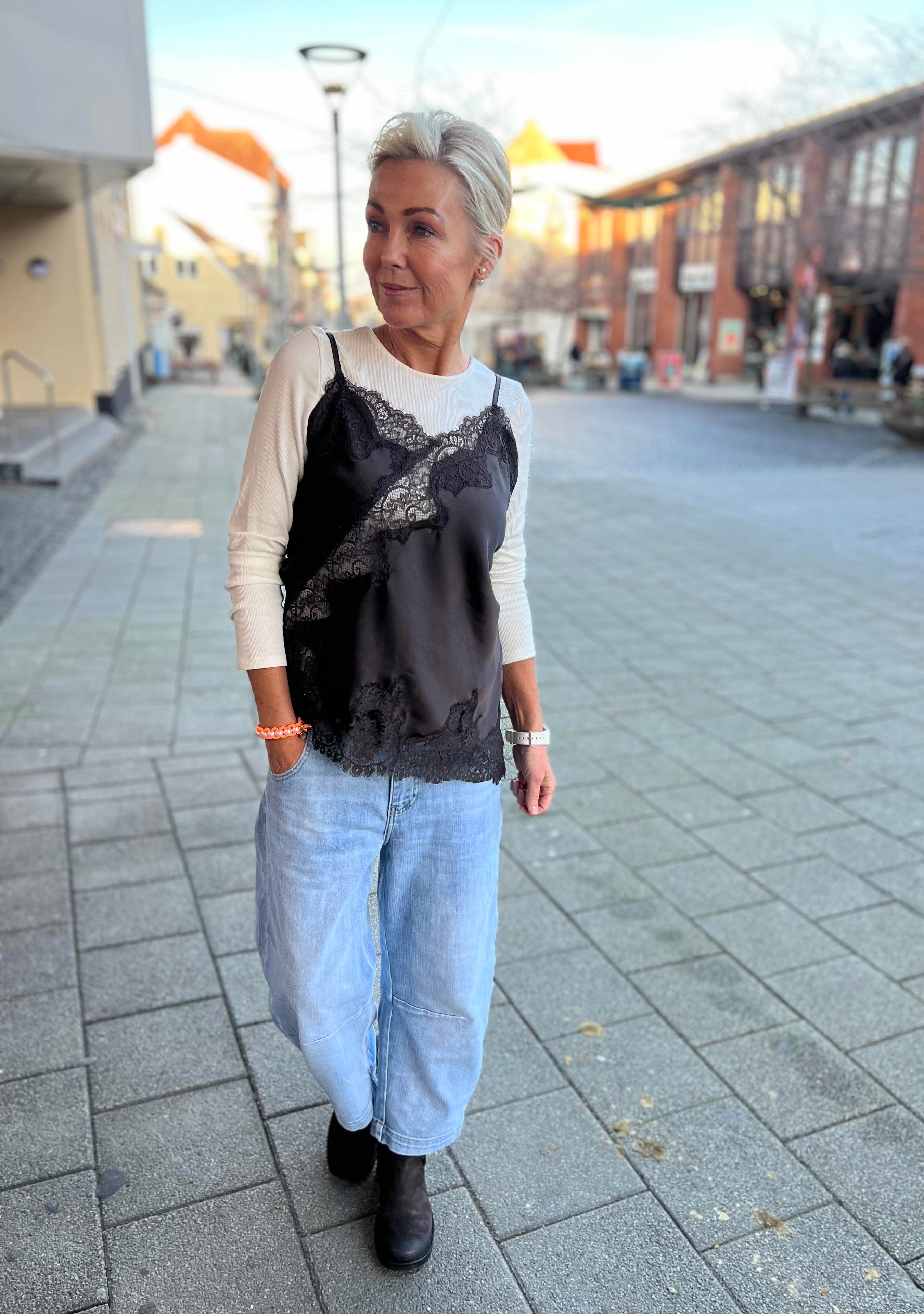 Viole Spets Topp - Mörkbrun