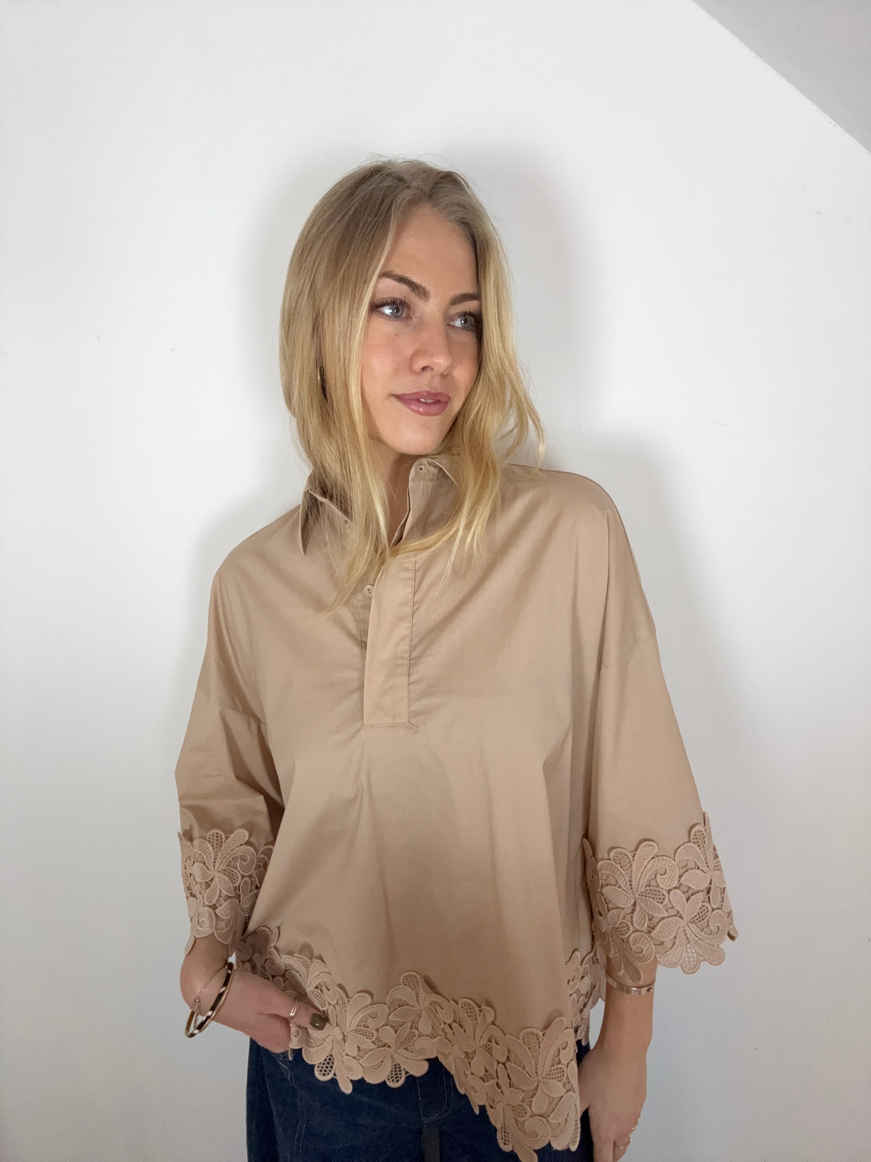 Klara Broderitröja - Vit