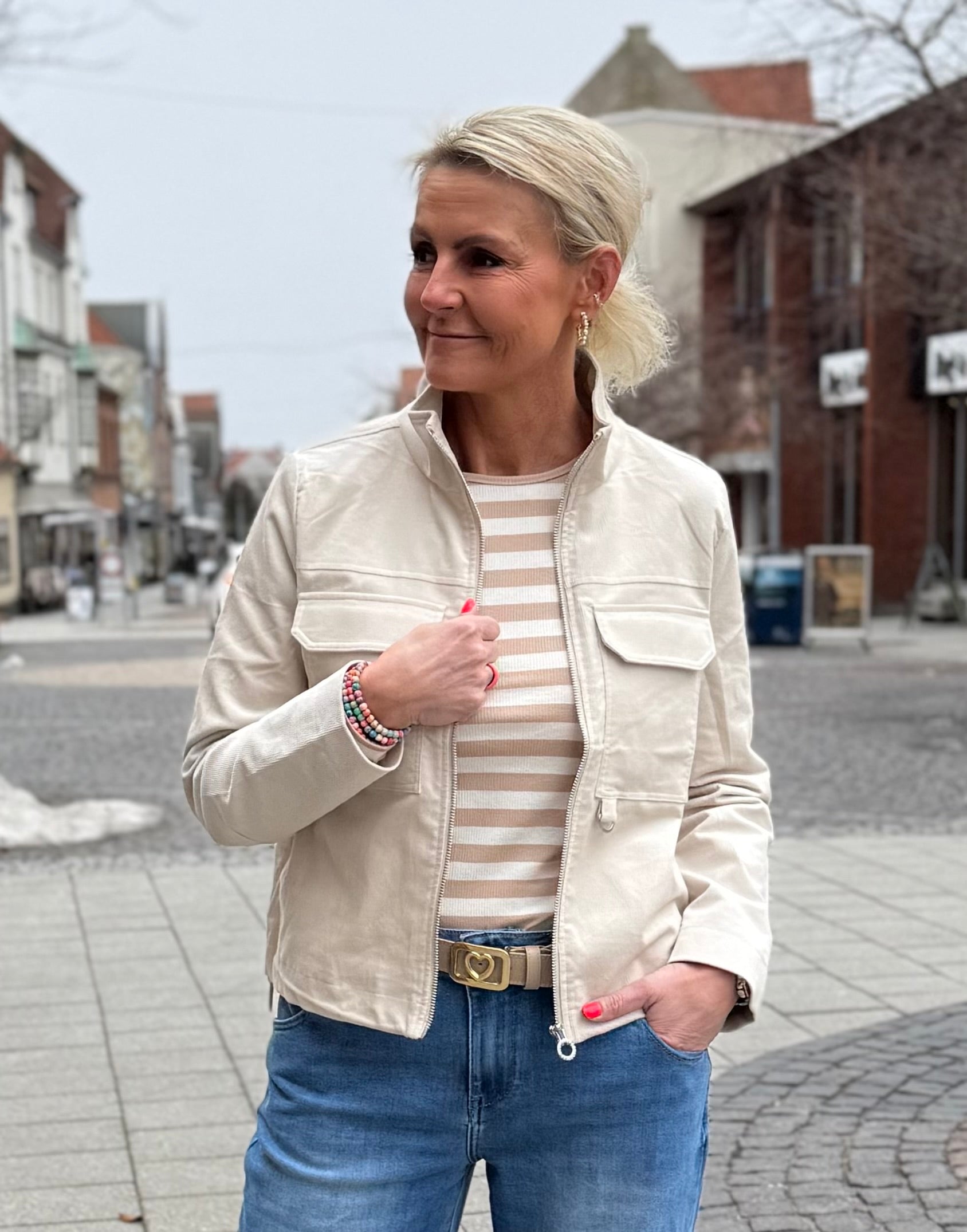 Kort manchesterjacka - Powder Beige