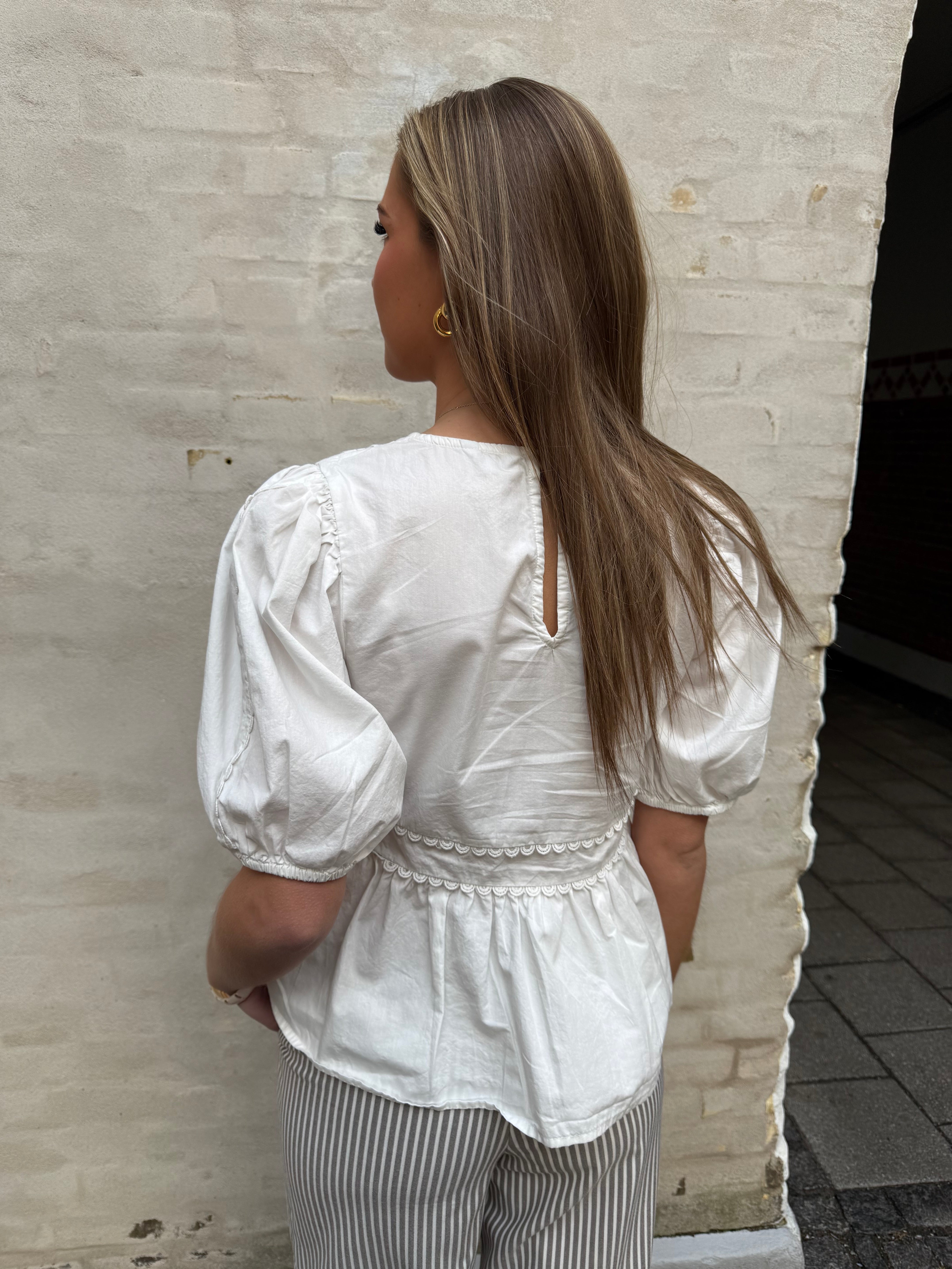 KELLY O-NECK TOPP - Cloud Dancer