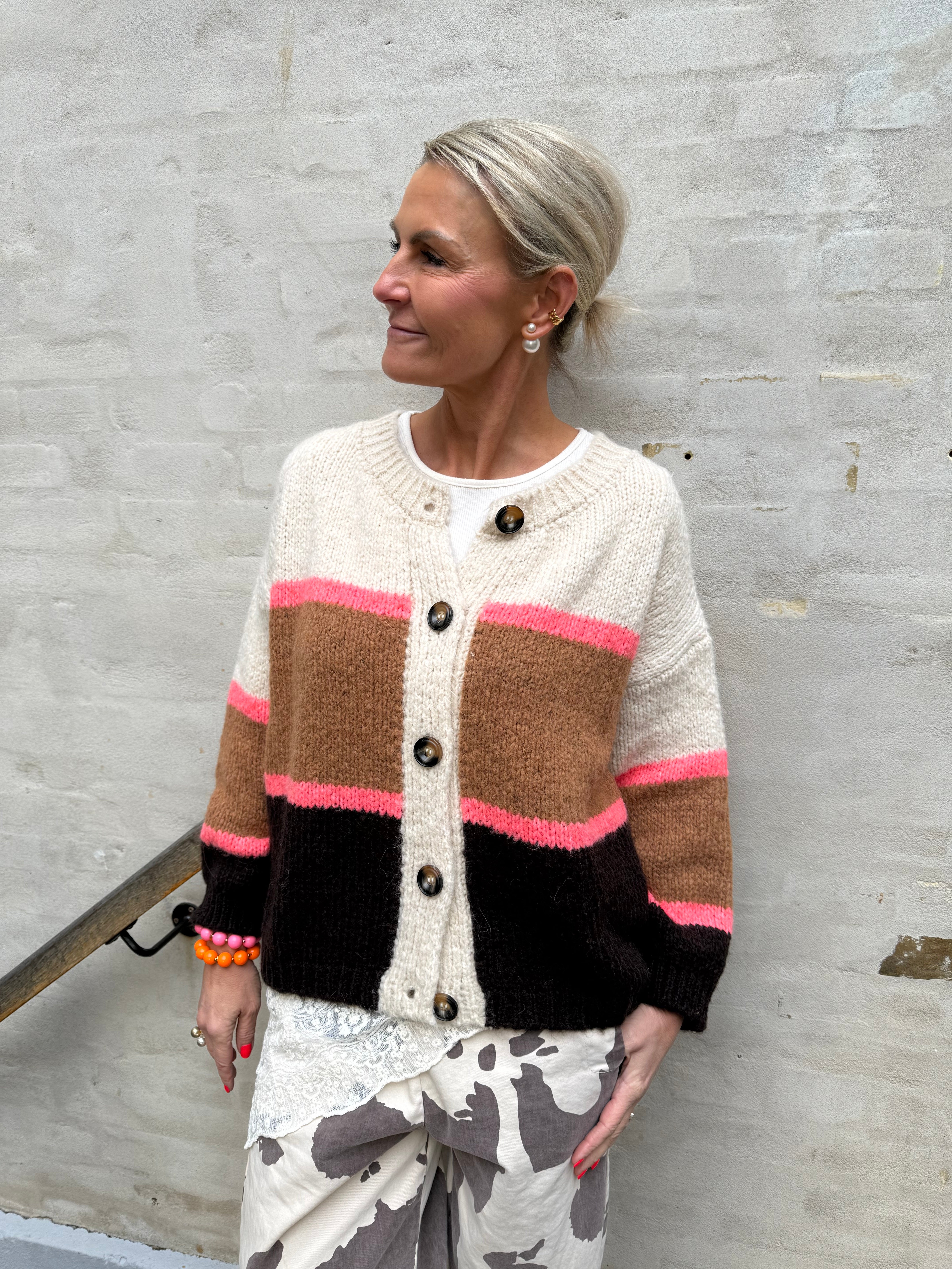 HILDUR stickad kofta - Camel