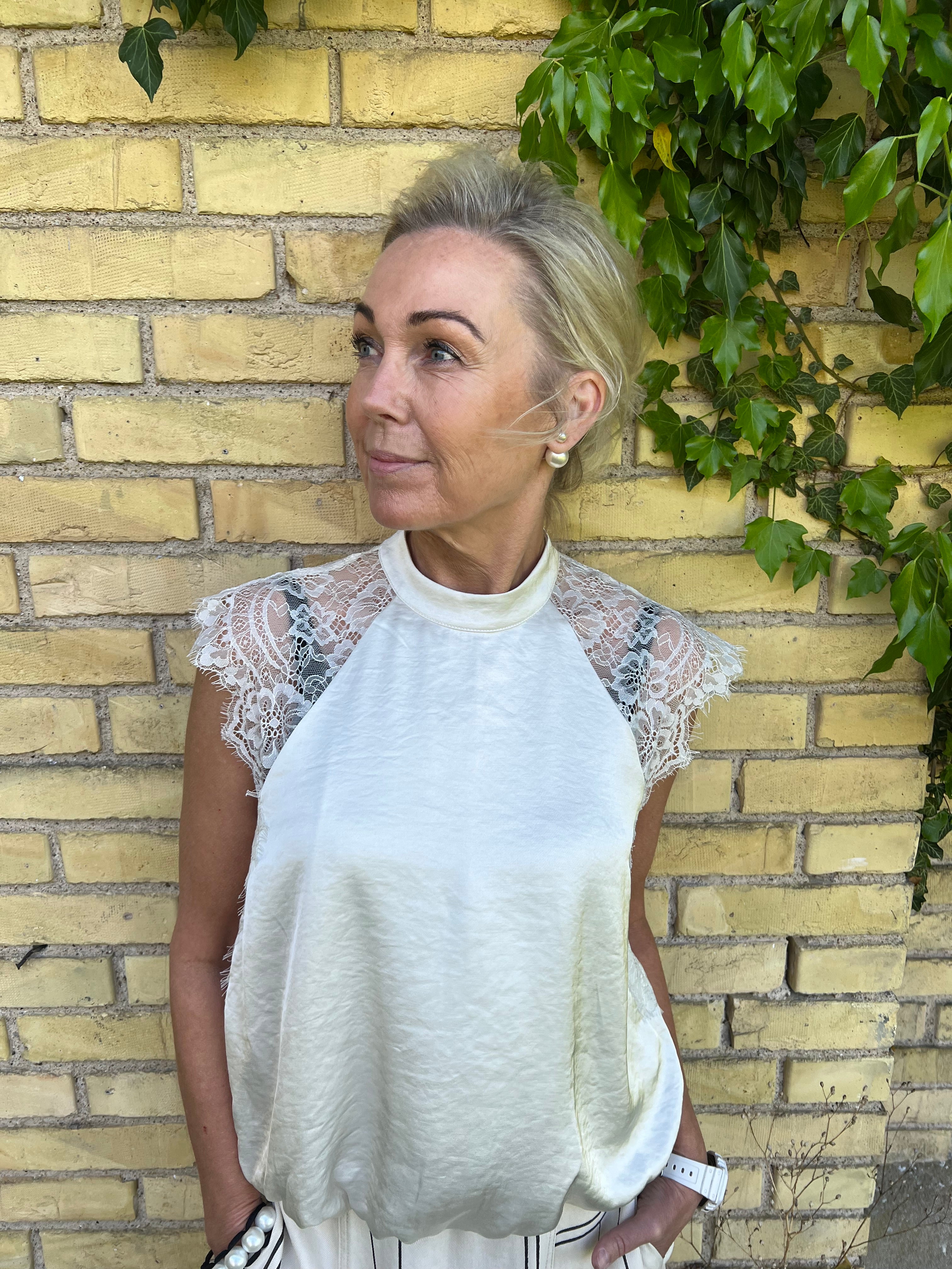 Idun Lace Ballon Top - Off white