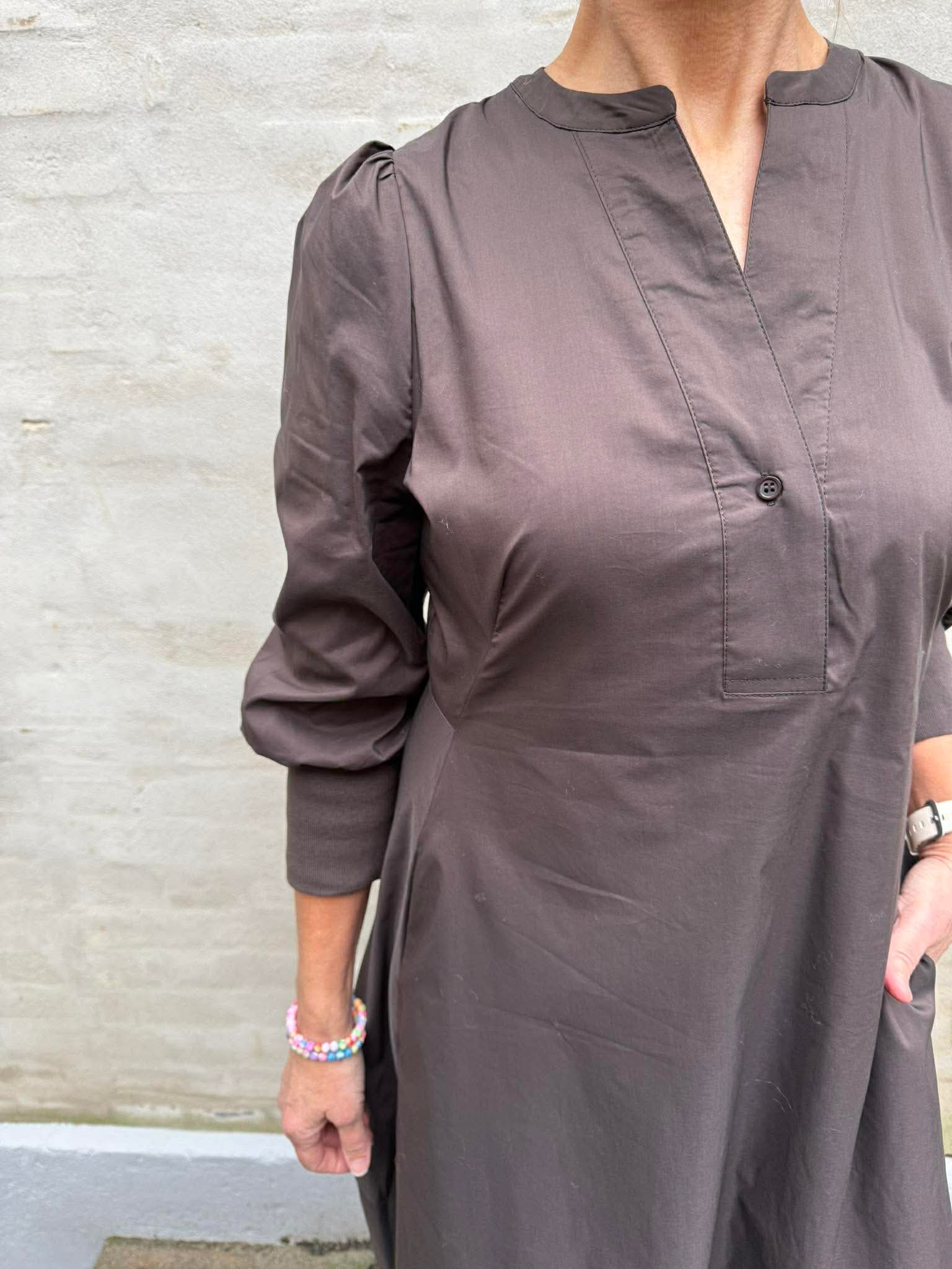 Antoinette 3/4-ärm klänning - Demitasse