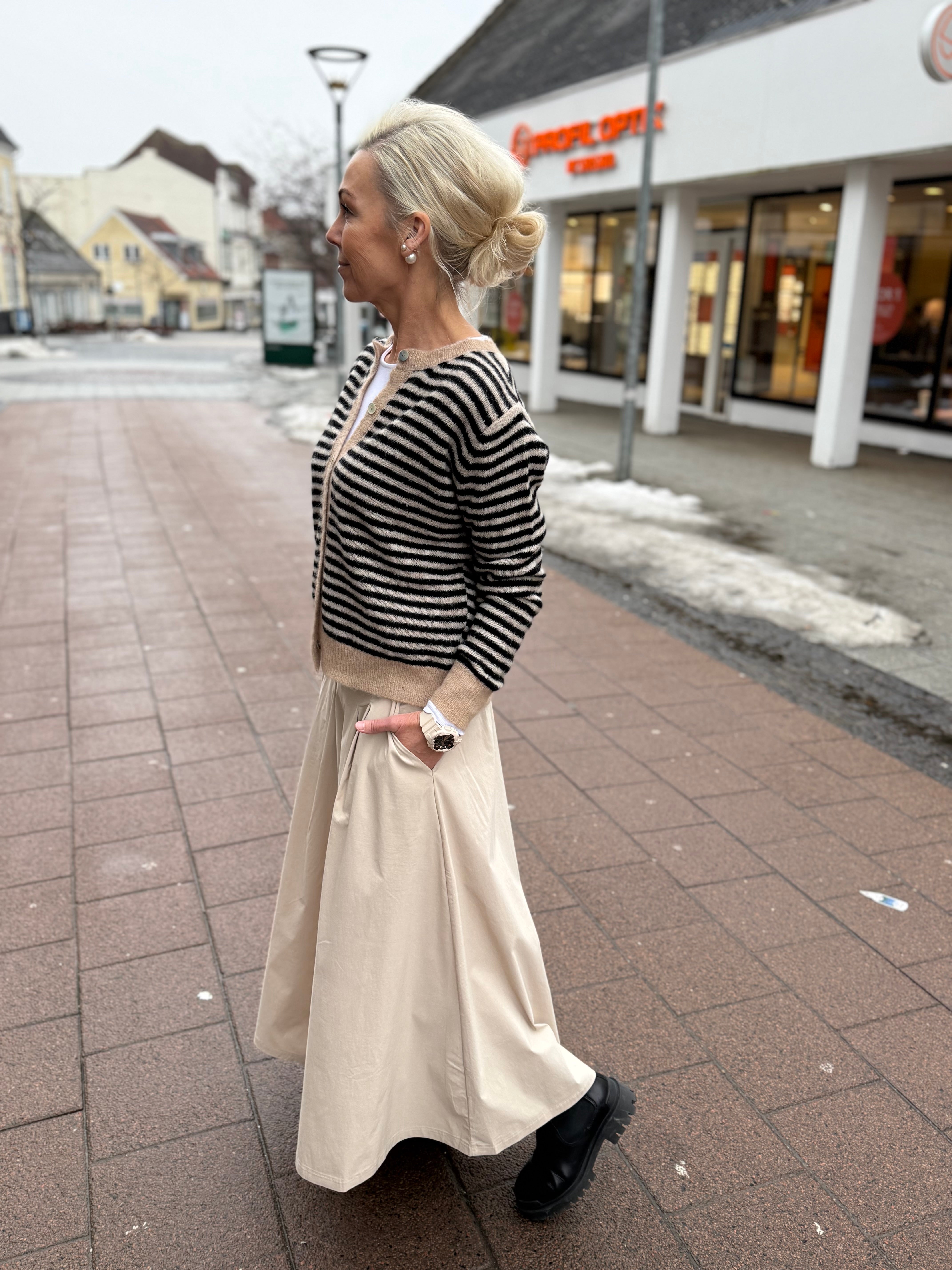 DAVINA delad kjol - Kit