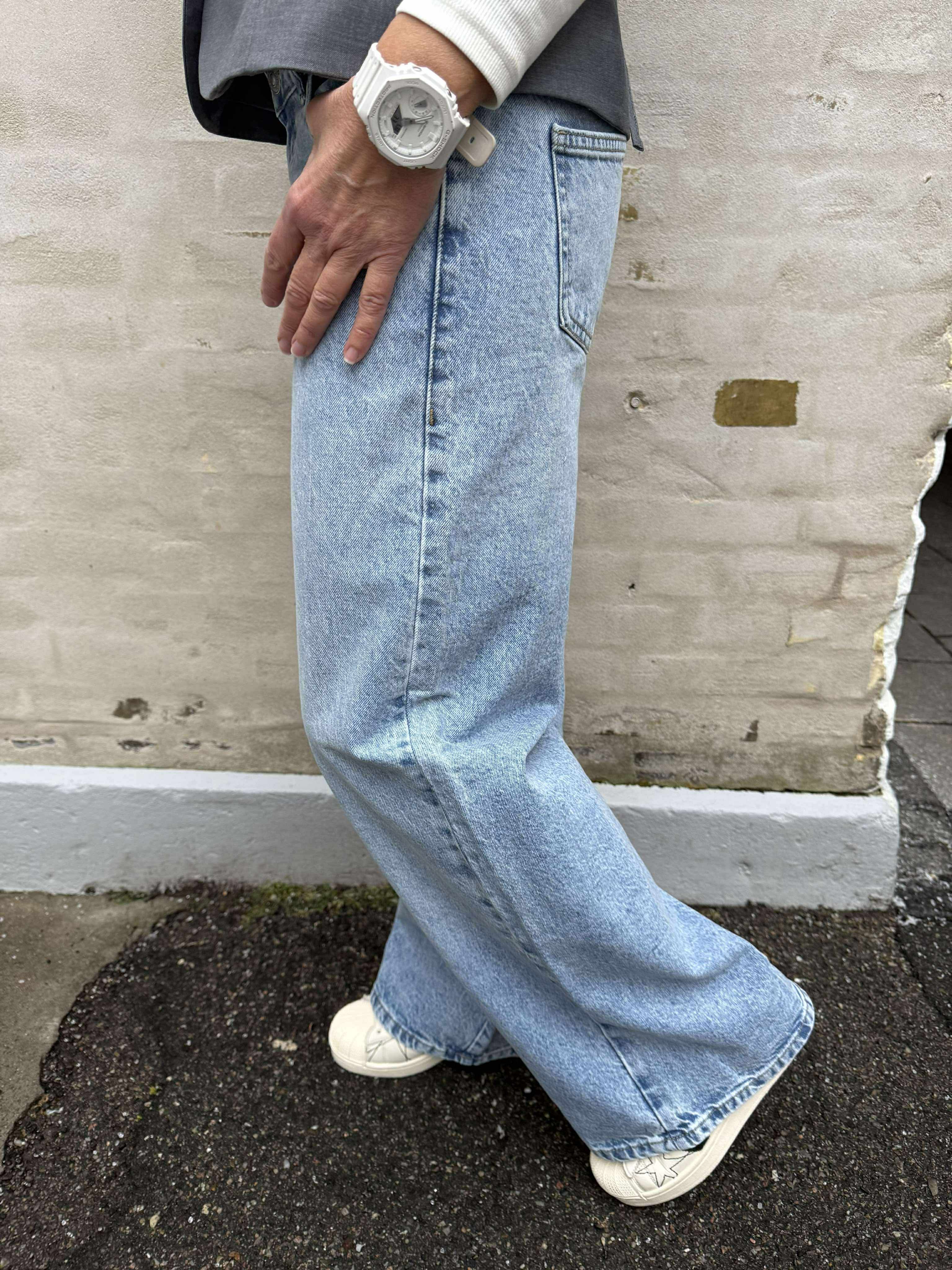 Selma vida jeans med låg midja - Ljusblå Denim
