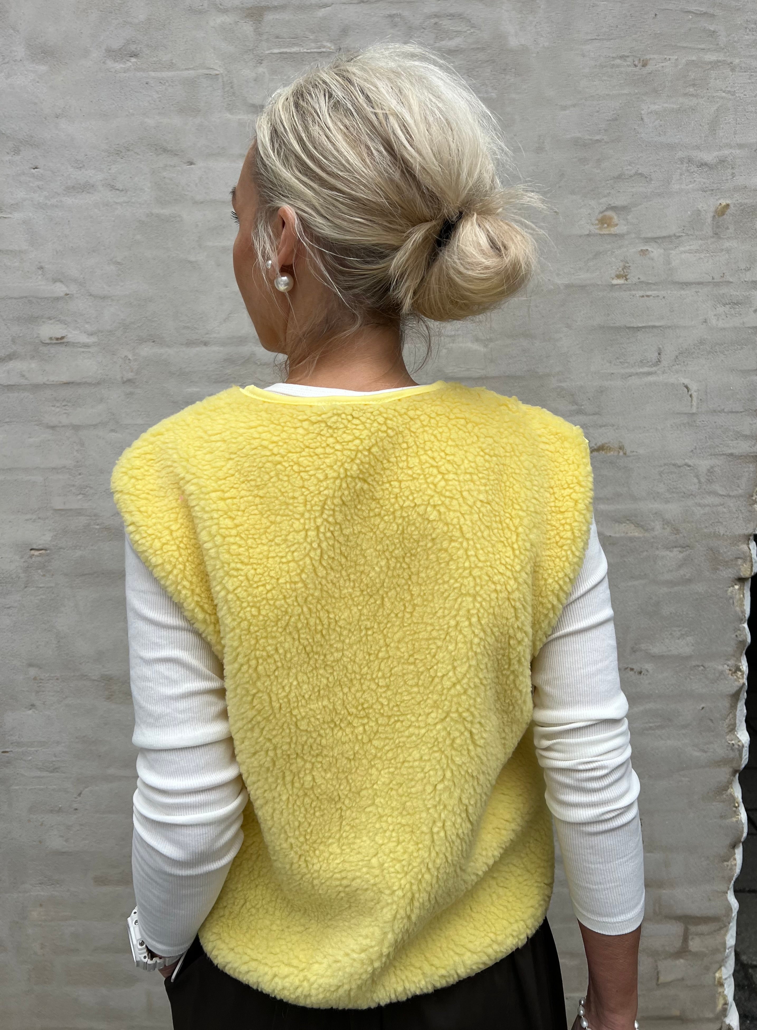 Molly Teddyväst - Gul