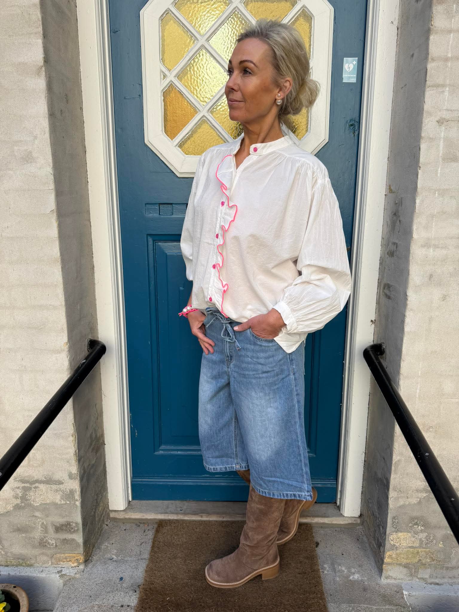 Karmen Shirt - White/Neon Pink