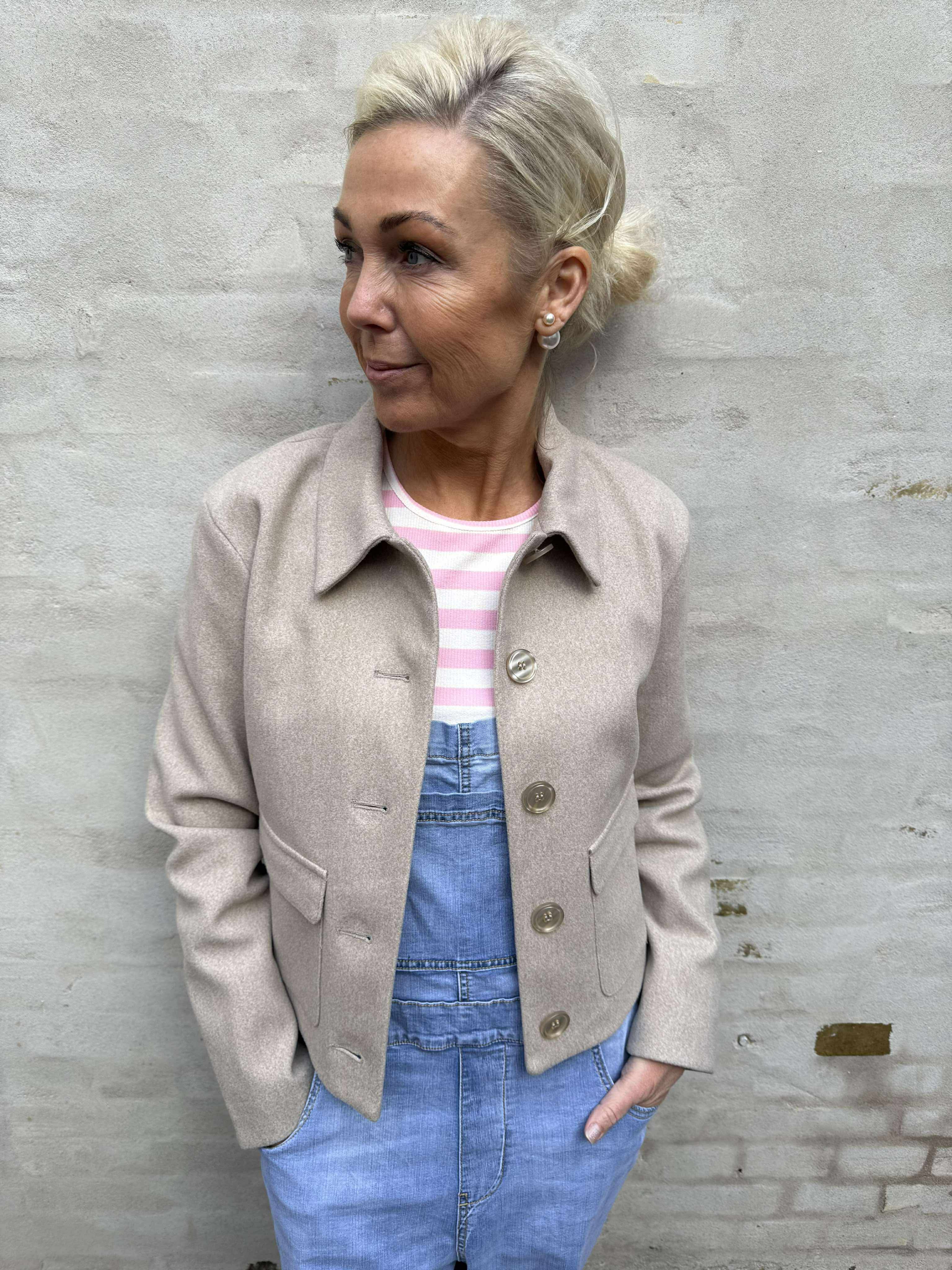 CALLIE LIFE SHORT JACKA - Rökelse Melange