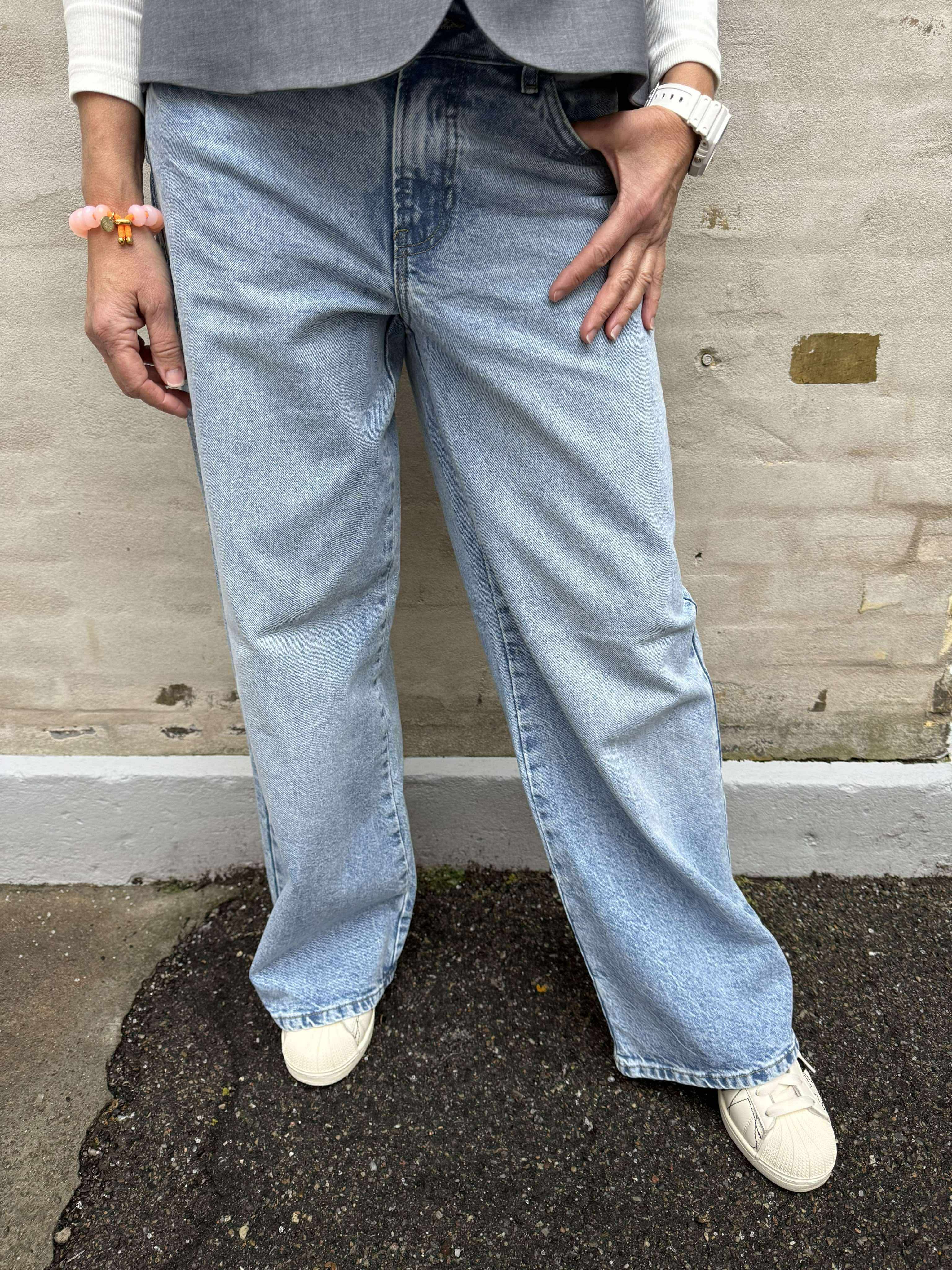 Selma vida jeans med låg midja - Ljusblå Denim