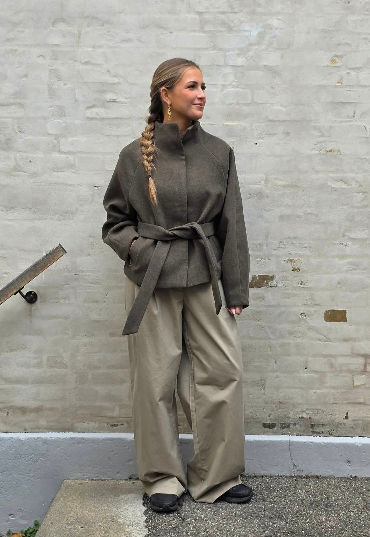 BLAKE SHORT BELT JACKET - Svart Oliv/MELANGE