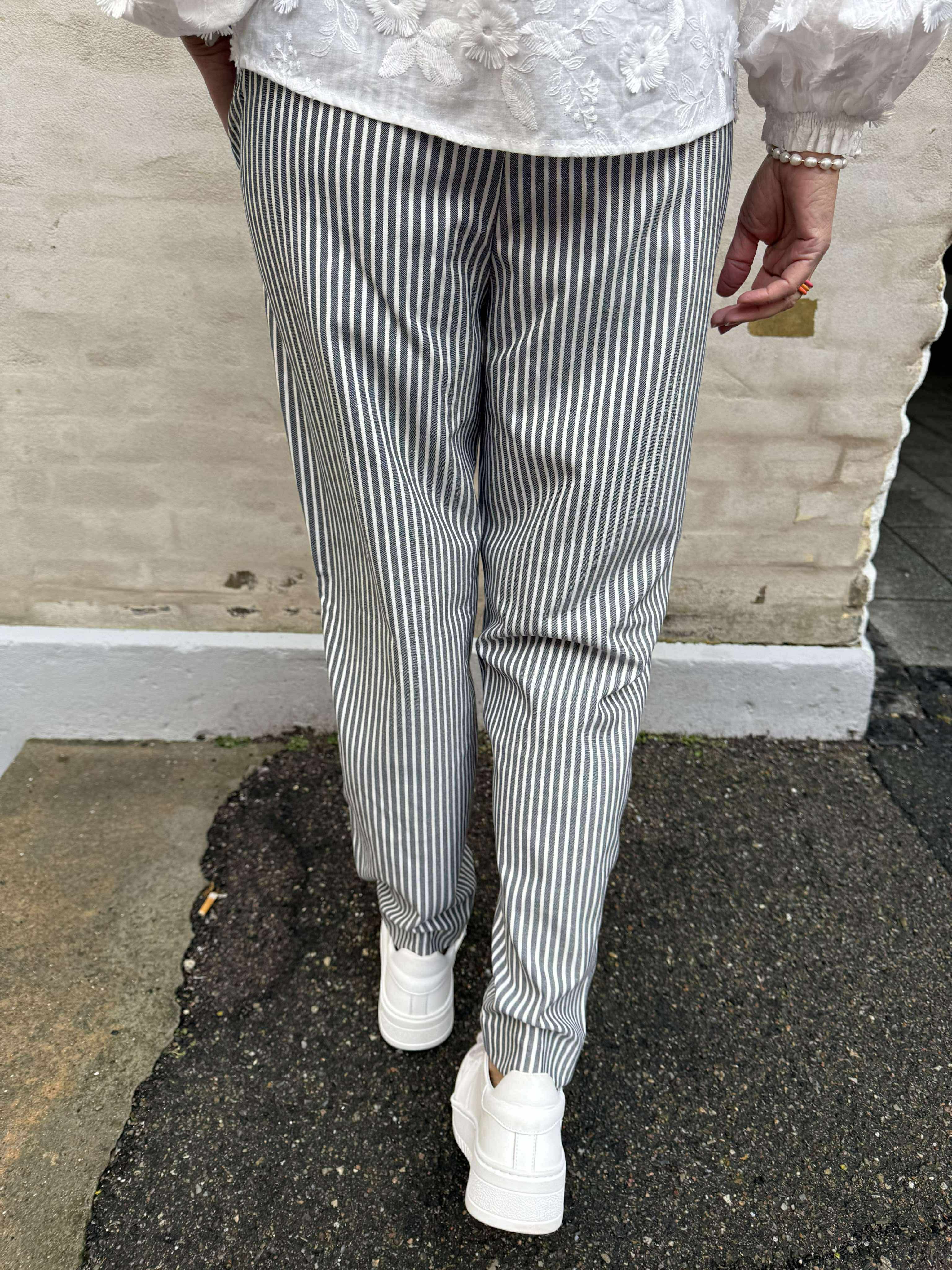 Lisa Slim Pant - Cloud Dancer/Sky kapten