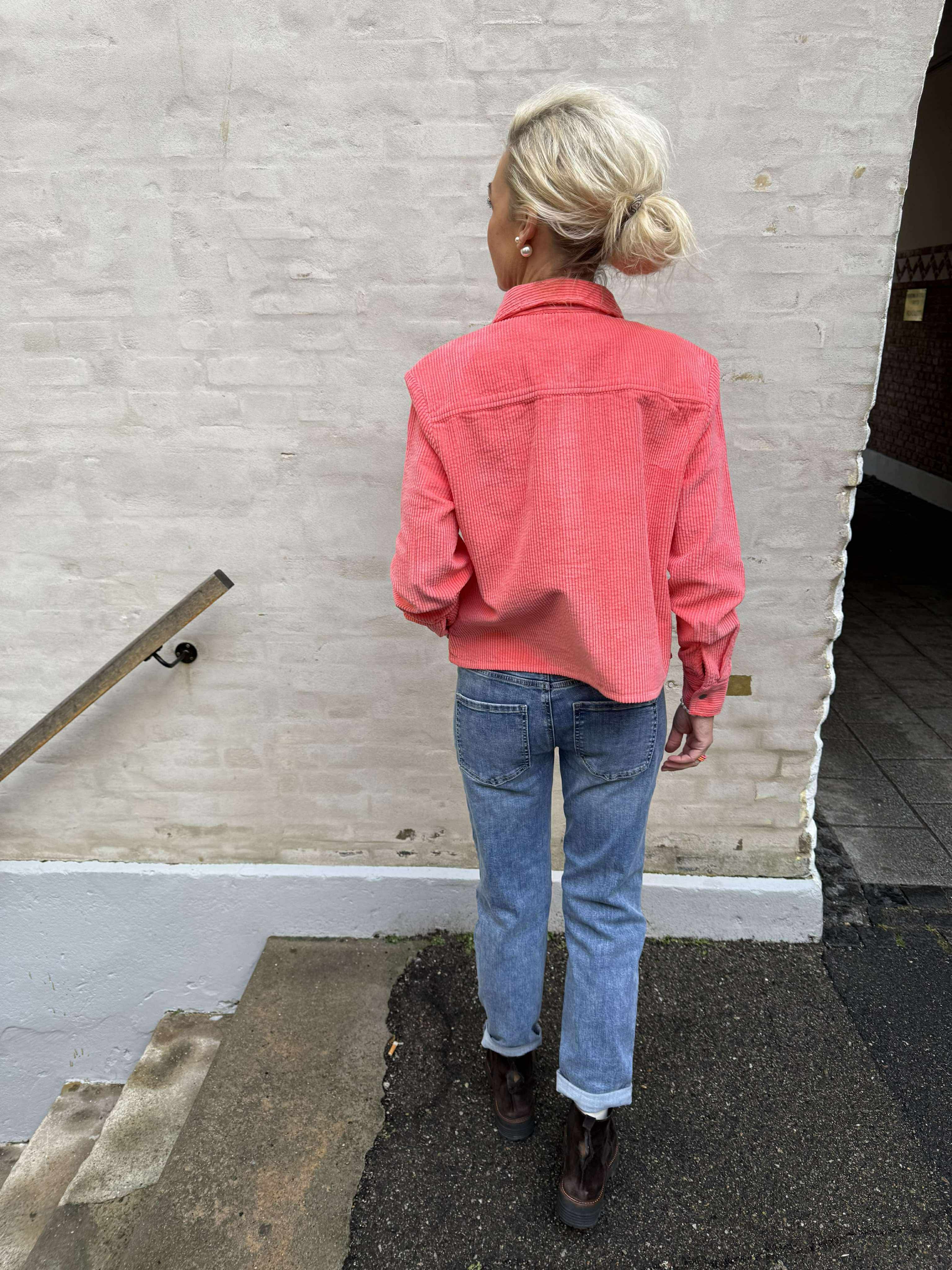 Charlie Boyfriend Jeans - Medium Random Wash