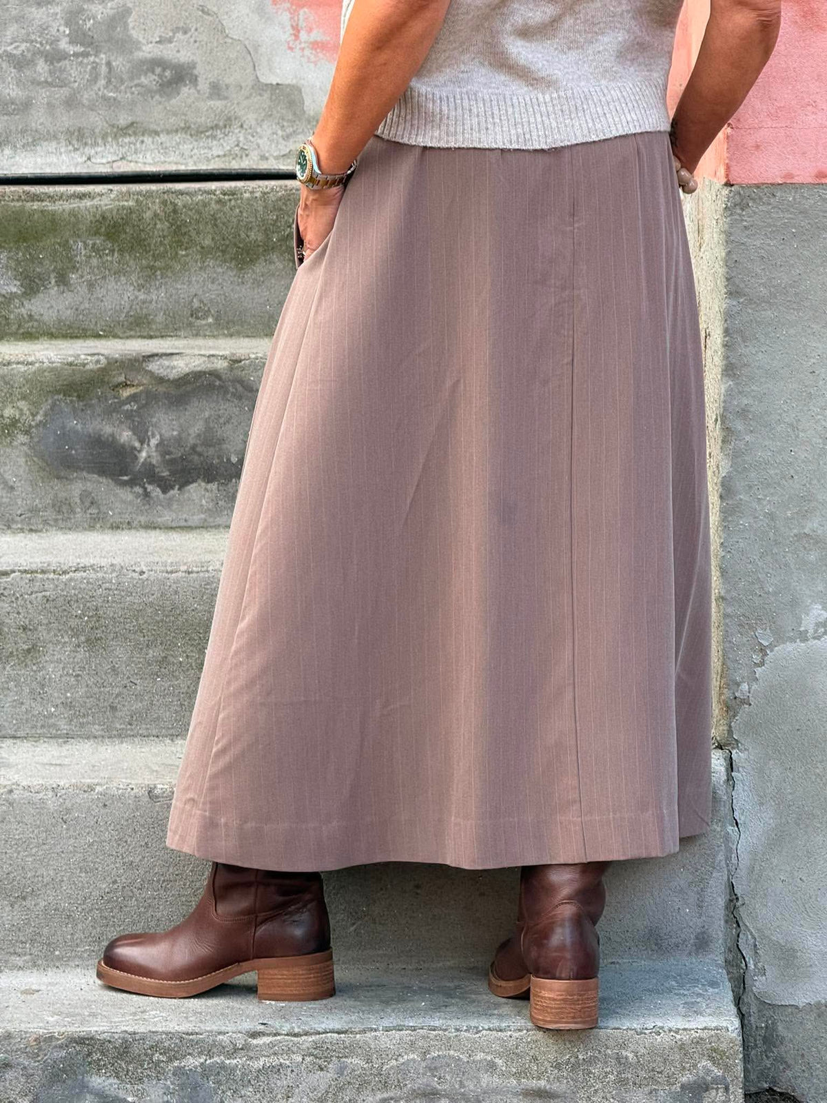 LyviaCC Pleat Pin Skirt - Walnut