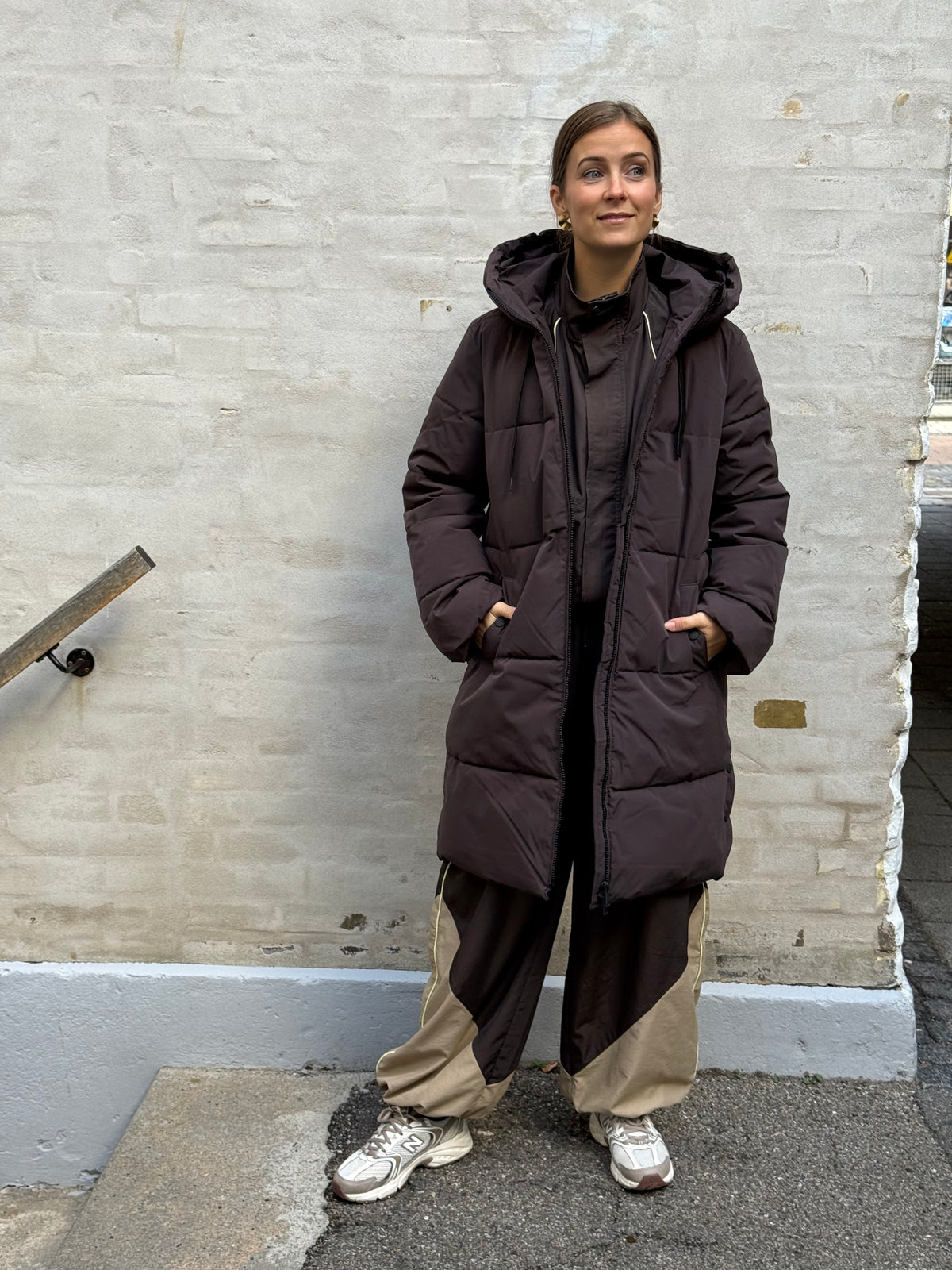 BLAIR LONG HOOD PUFFER - Chocolate Torte/CONTRAST BLACK