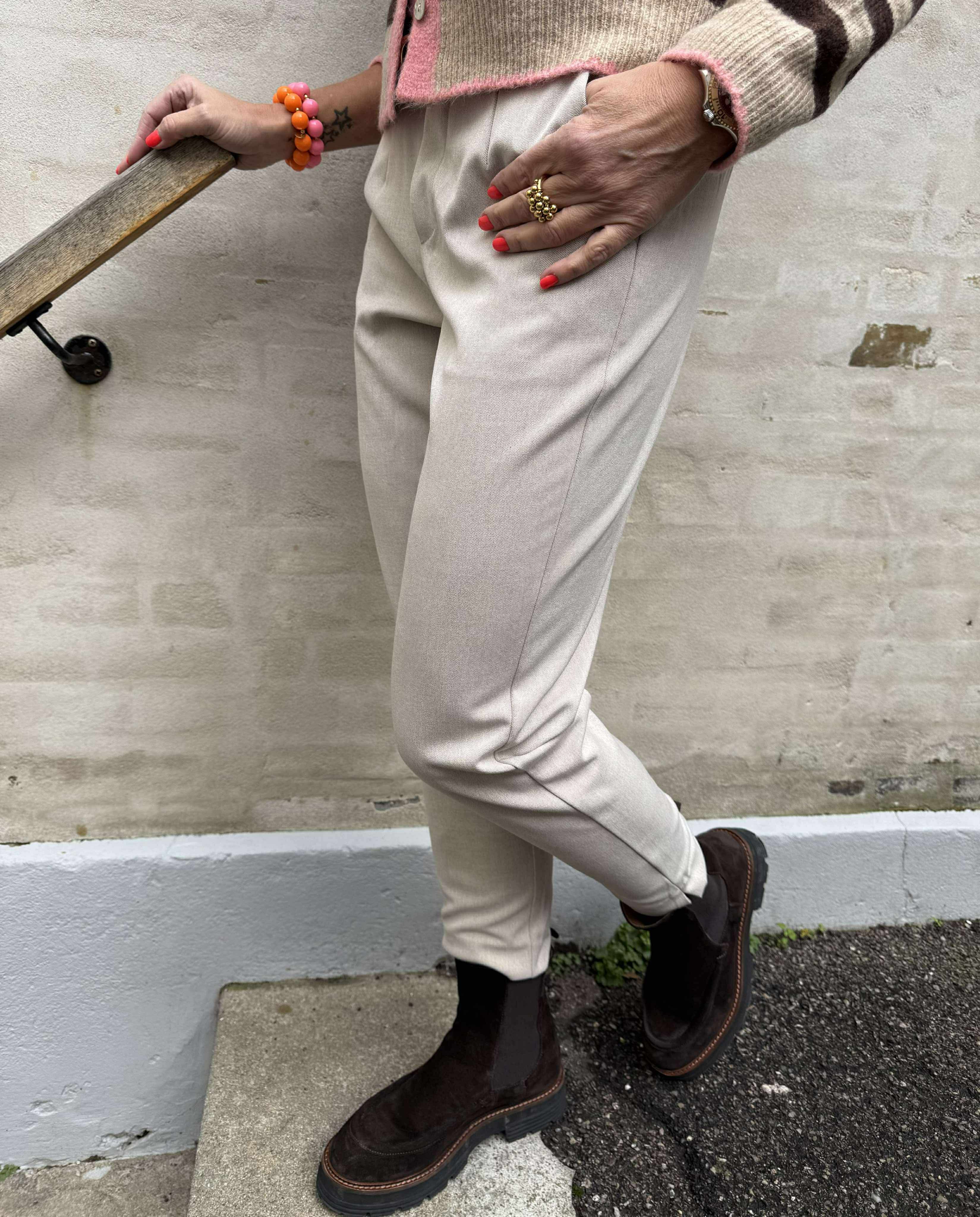 Lisa Slim Pant - Hummus Melange