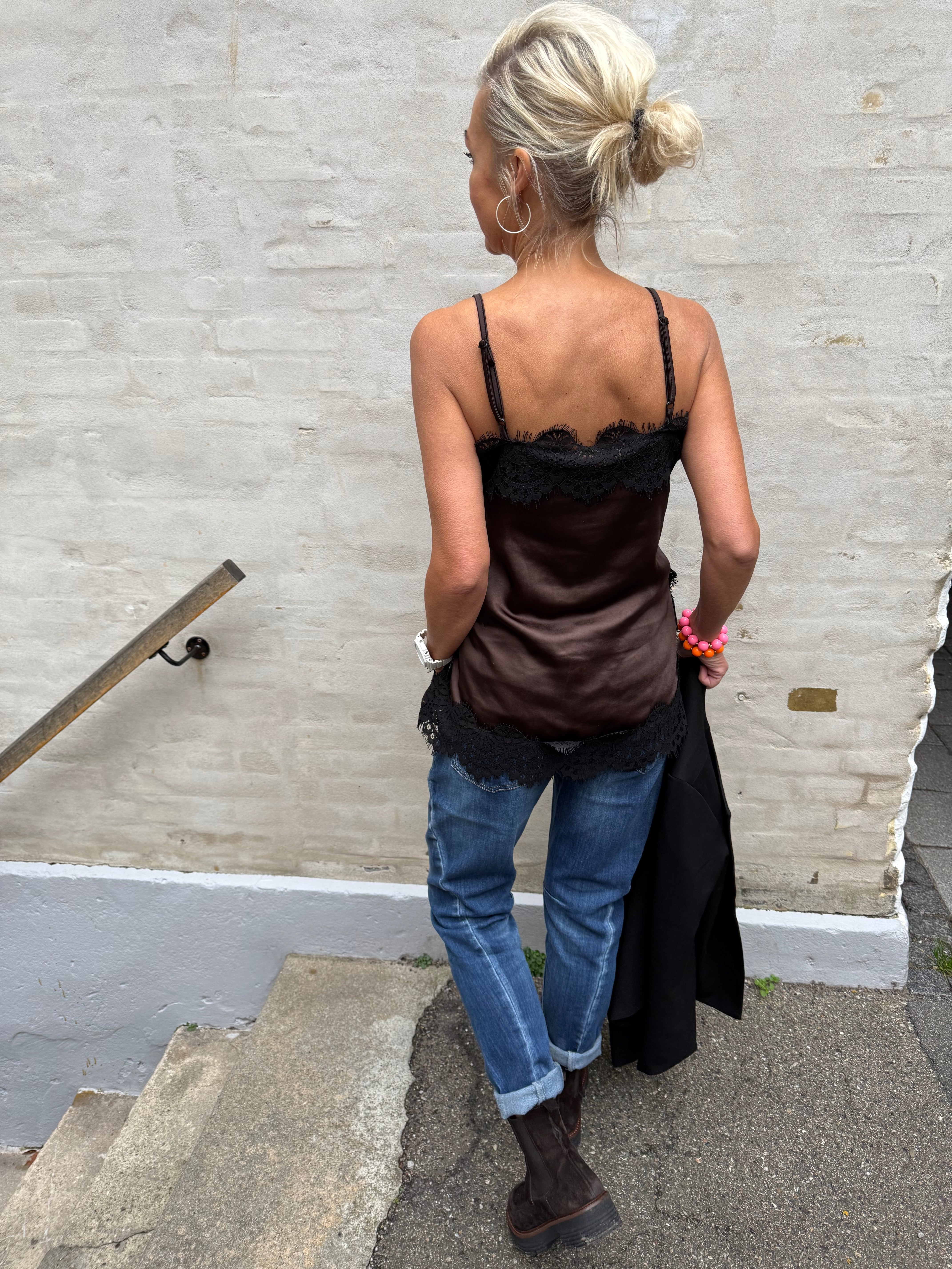 Evie Spetsrem Topp - Kaffe