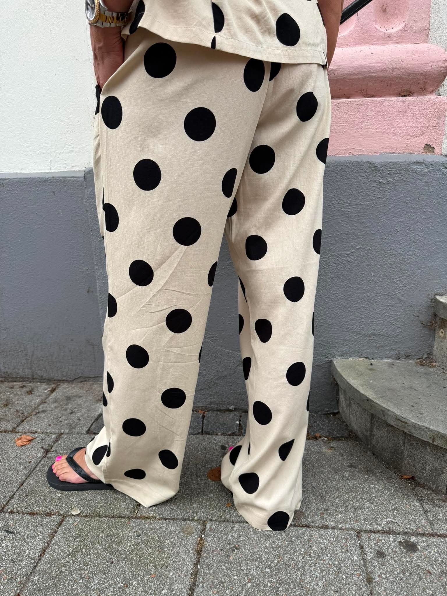 Tika Trousers - Whitecap/Black Dot