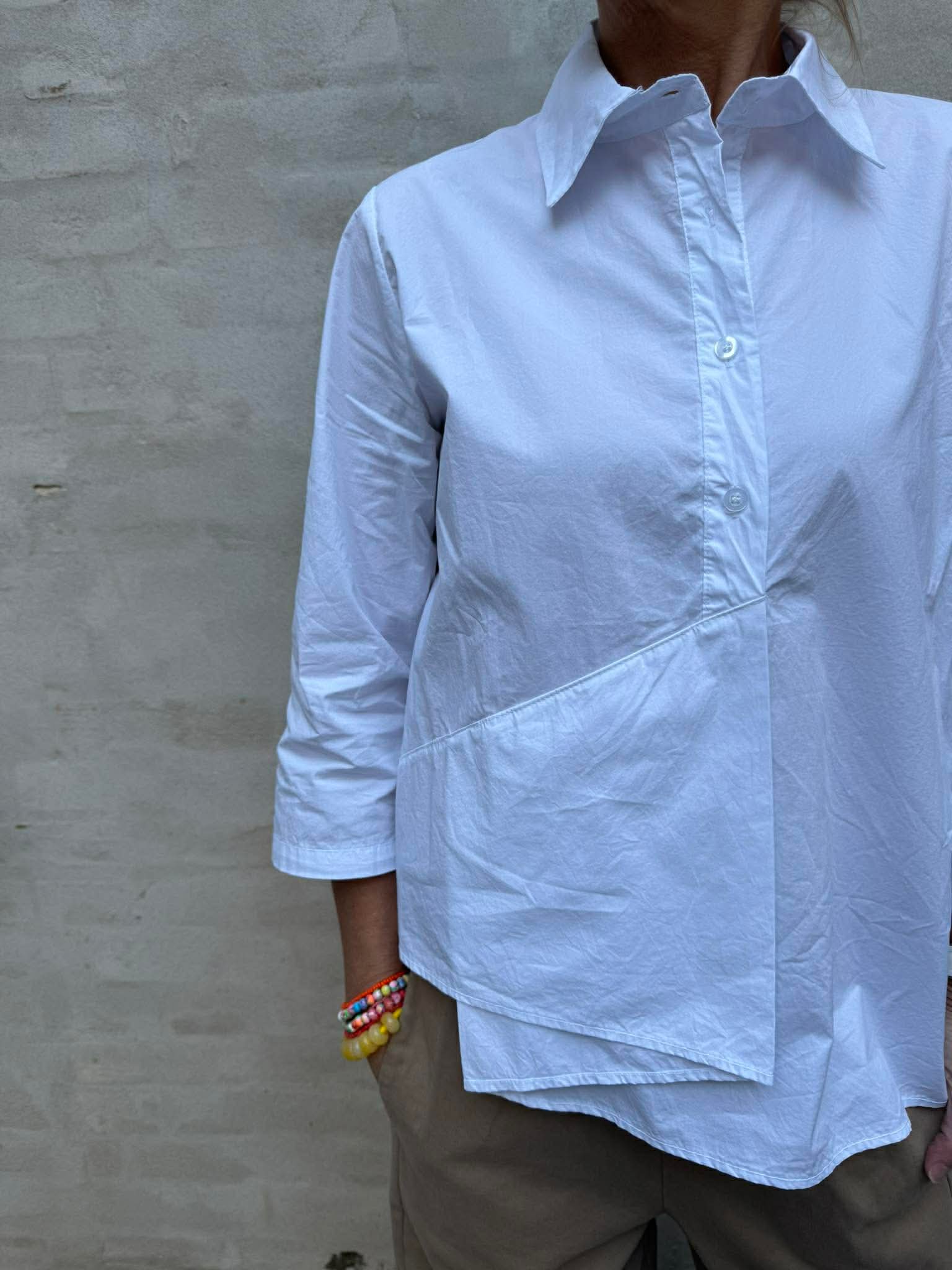 FÖRBESTÄLLNING-Must Have-skjorta - Vit