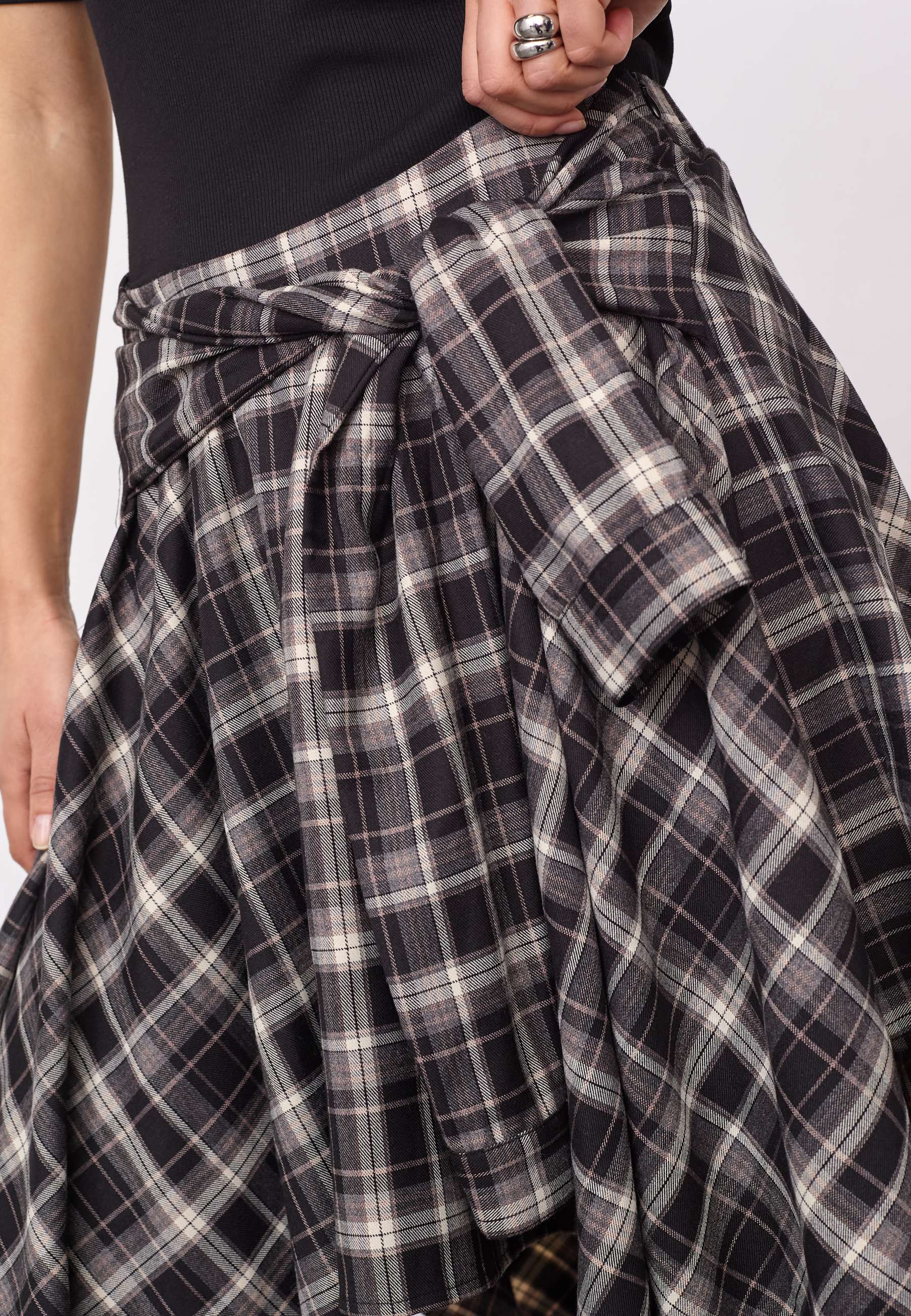DagnyCC Check Tie Skirt - Black