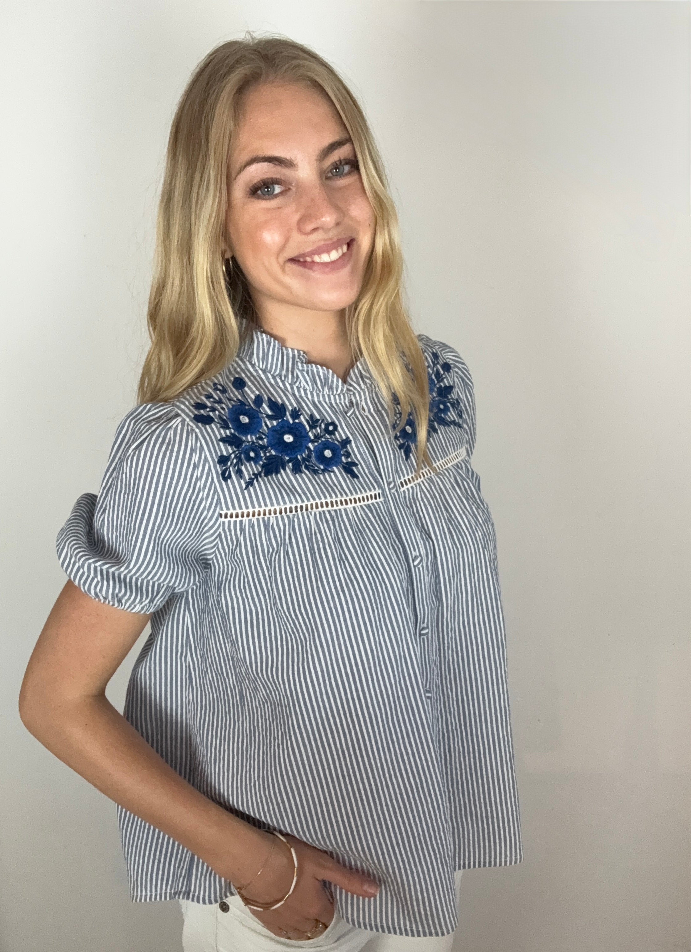 Camilla Shirt - Blue Stripe Blue Embroderi