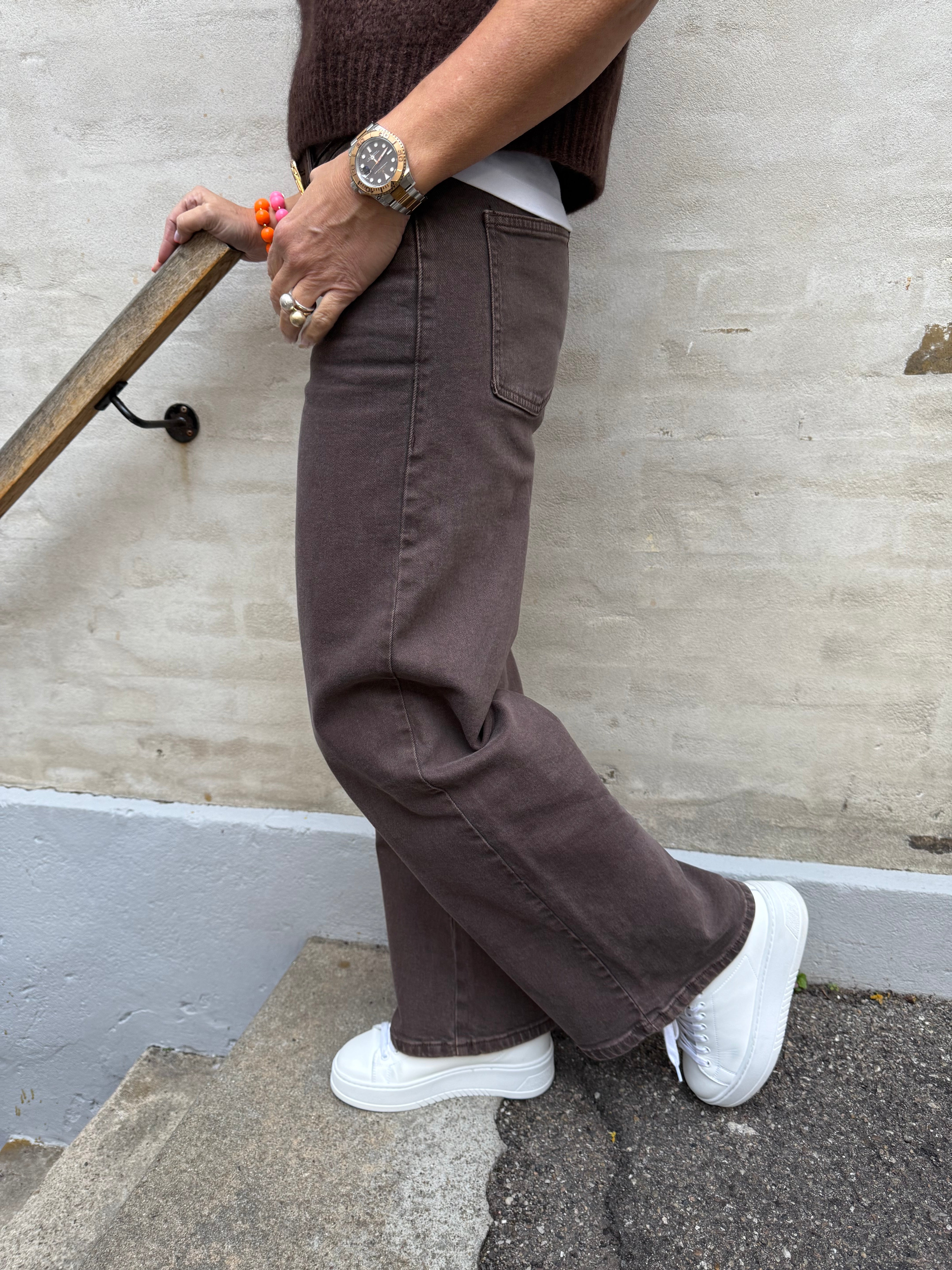 Selma Låg midja vida jeans - Hot Fudge