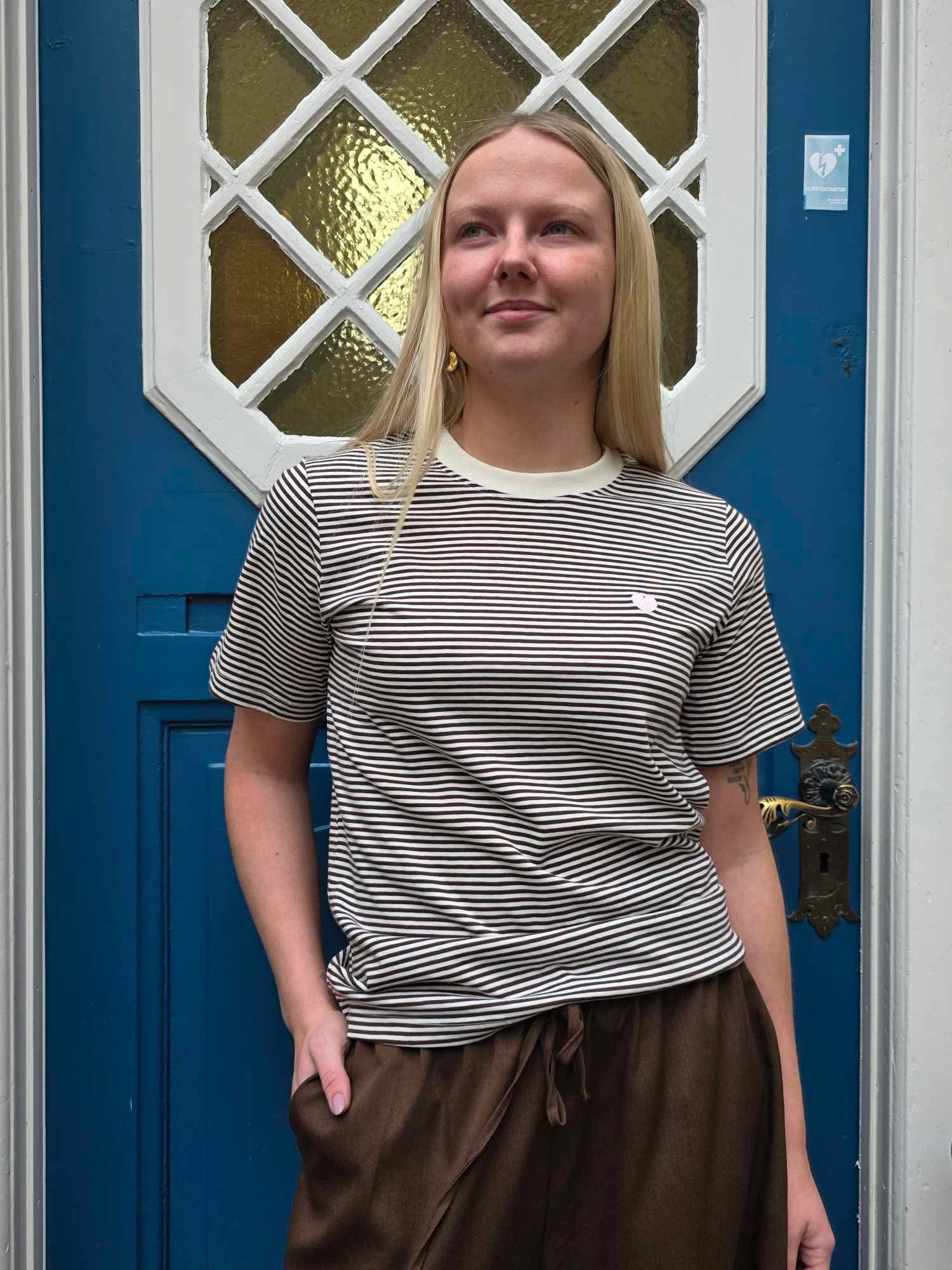 PISA LIFE SS PRINT TOP - Cloud Dancer CICORIA KAFFE RÄMMER/ROSA HJÄRTA