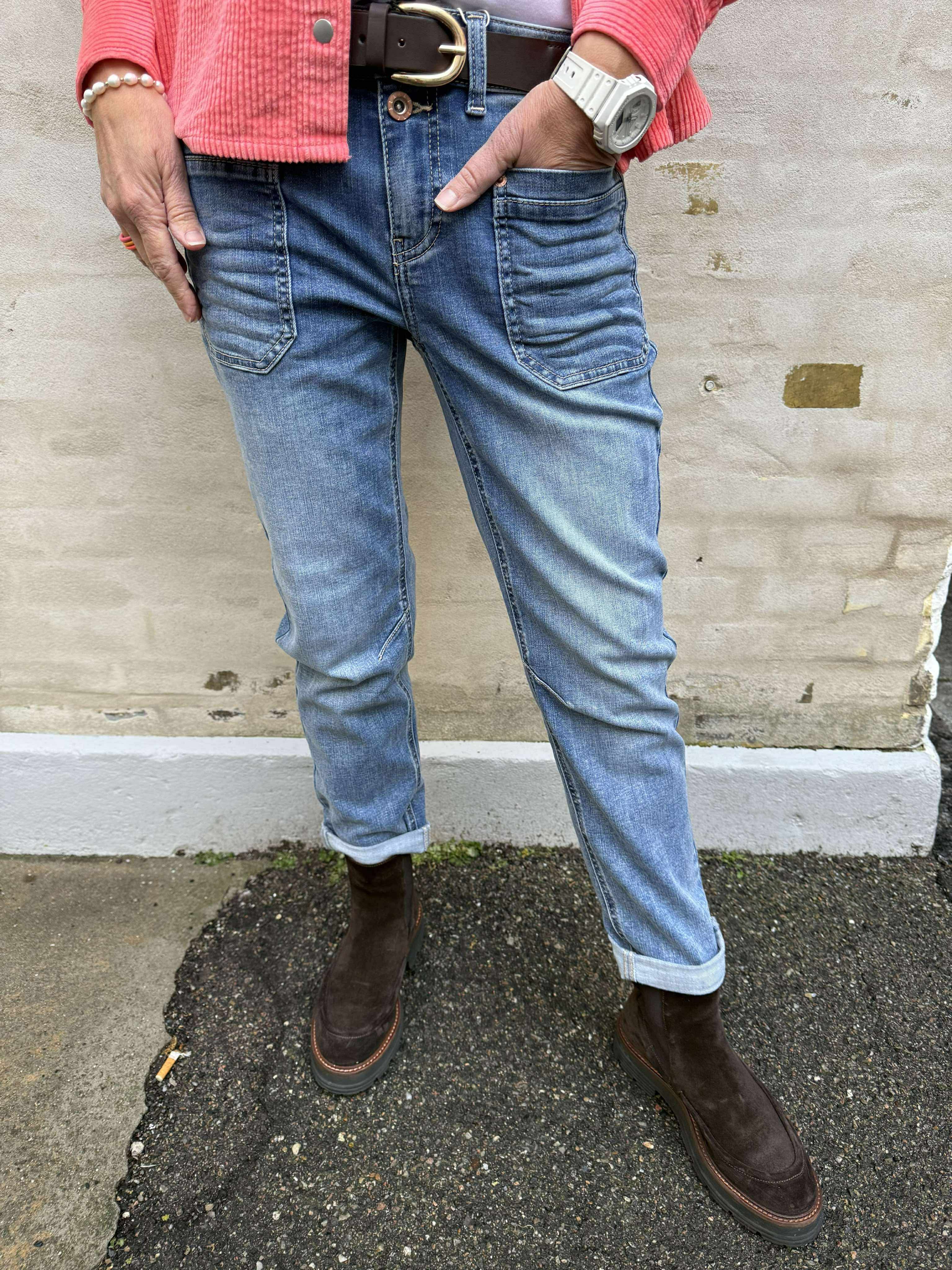 Charlie Boyfriend Jeans - Medium Random Wash