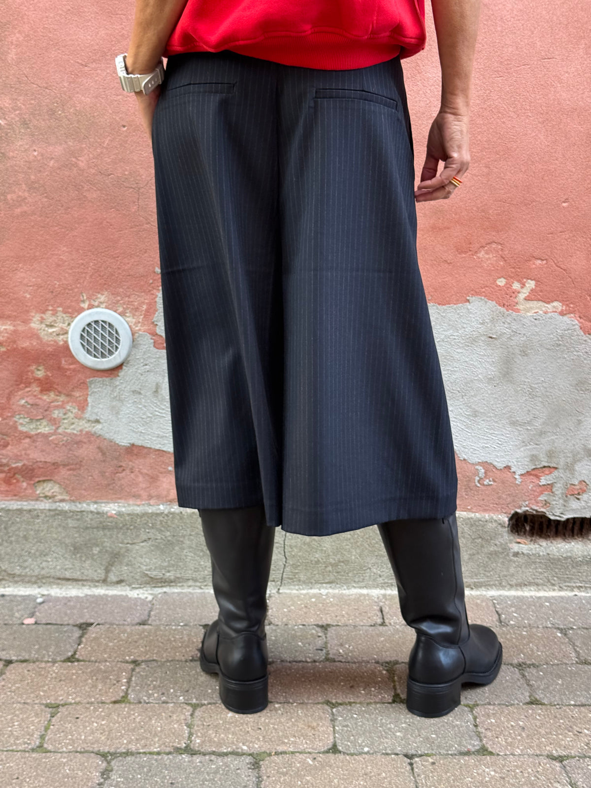 Rima Slim Pinstripe Shorts - Mörkblå