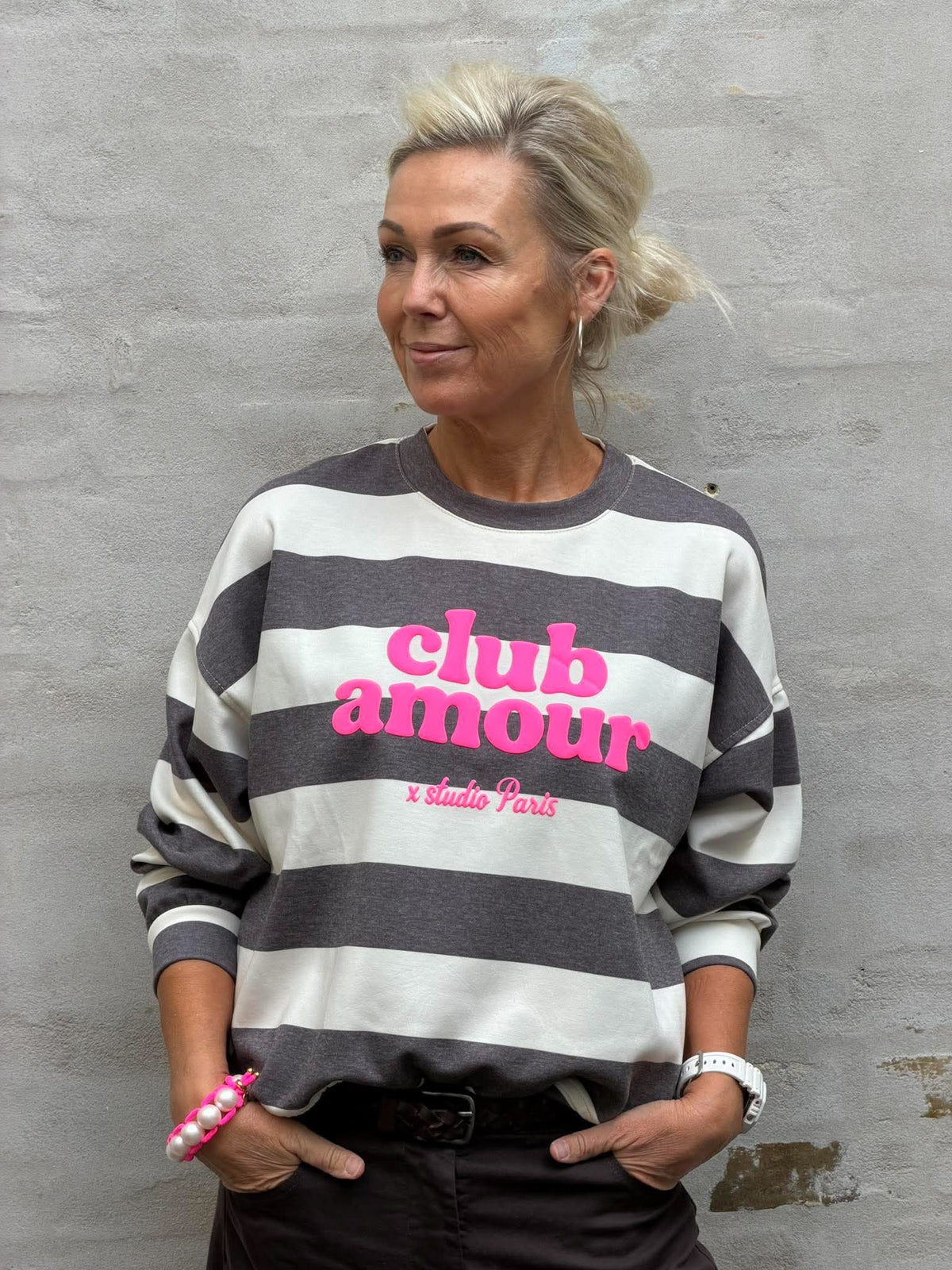 Club Sweat - Brown/Pink/Neon