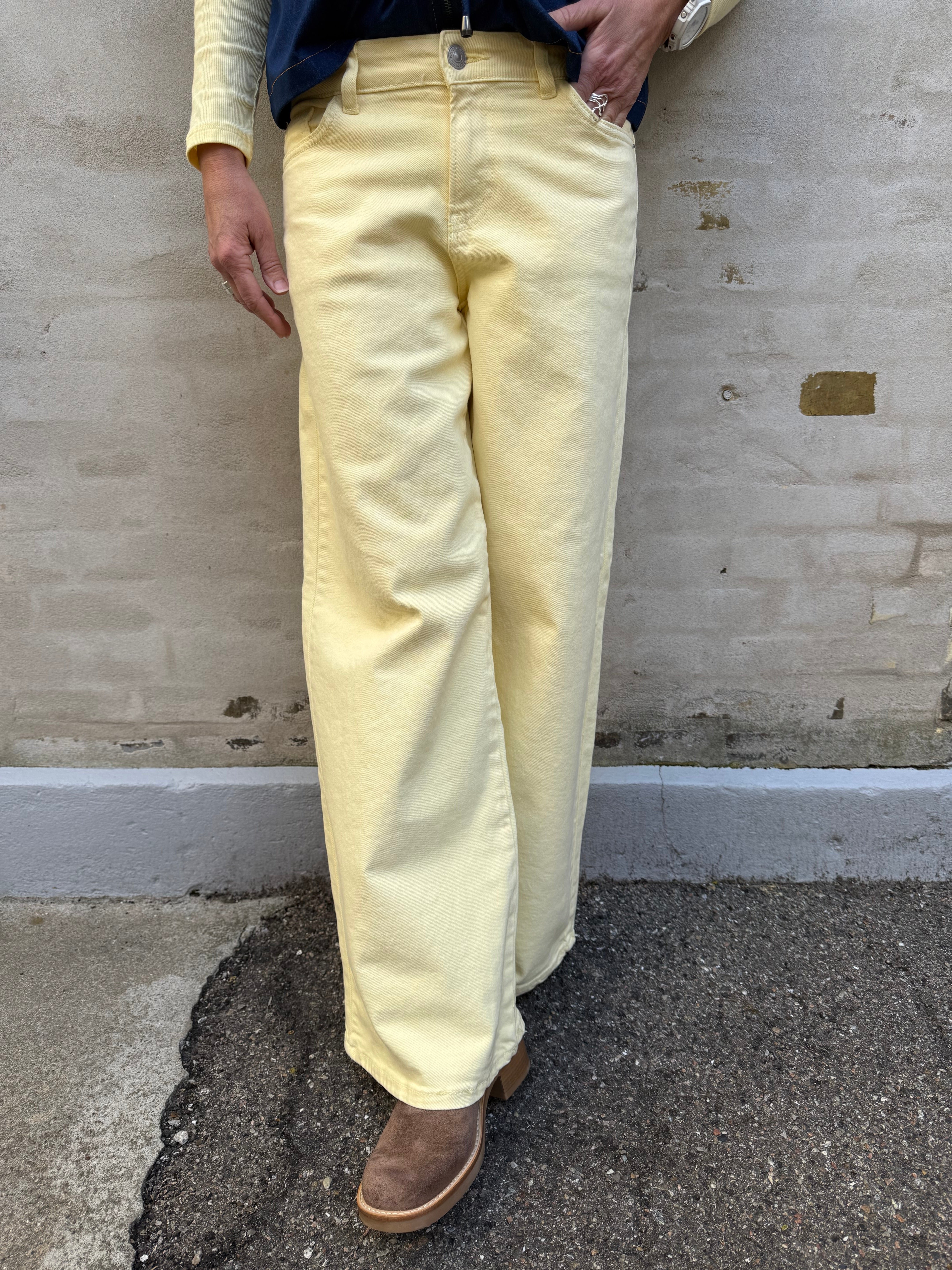 SELMA LW BRED FÄRGADE JEANS - Fransk Vanilj