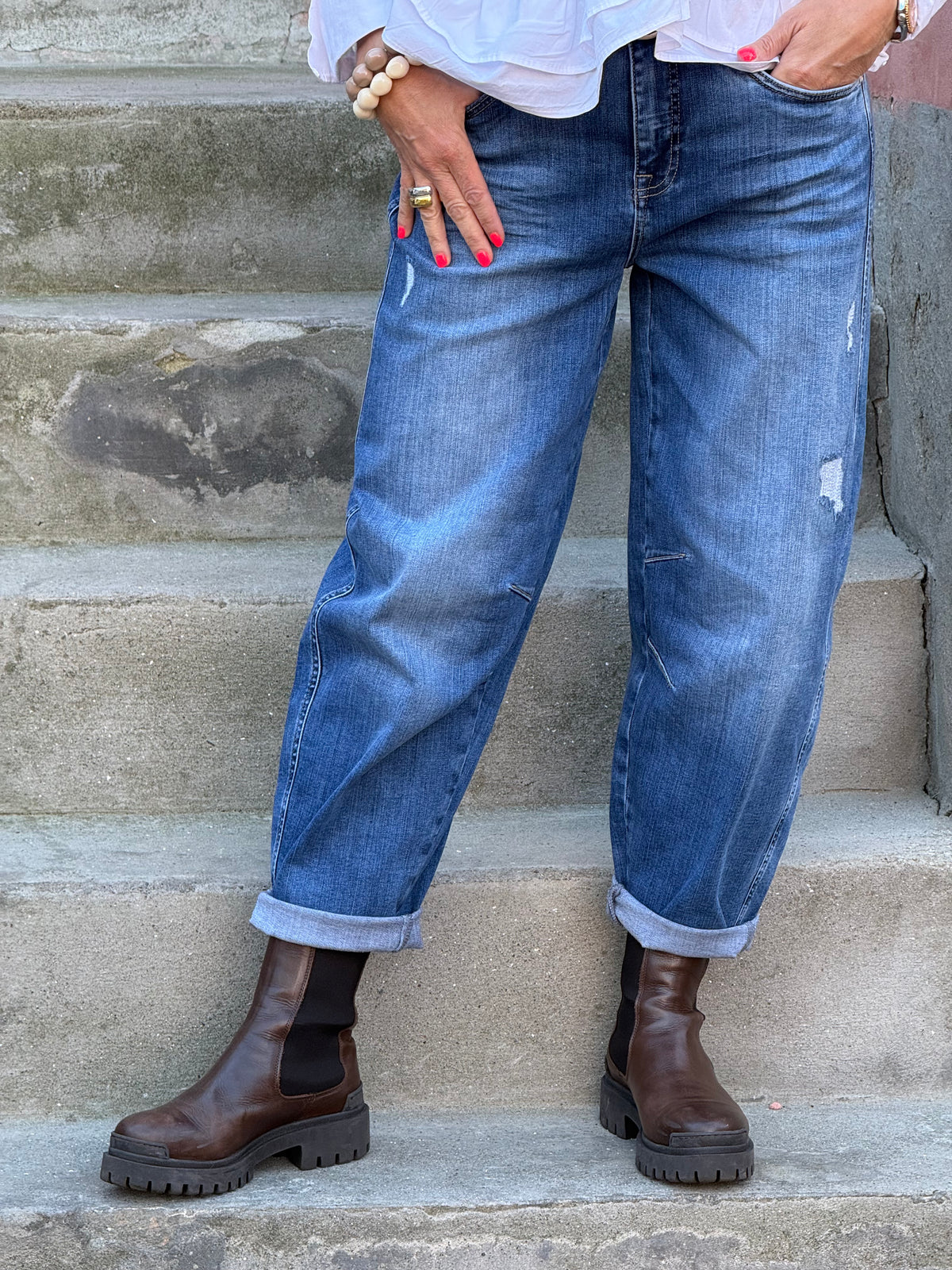 Riley Barrel Relaxed Fit - Medium Blue Destory Washed