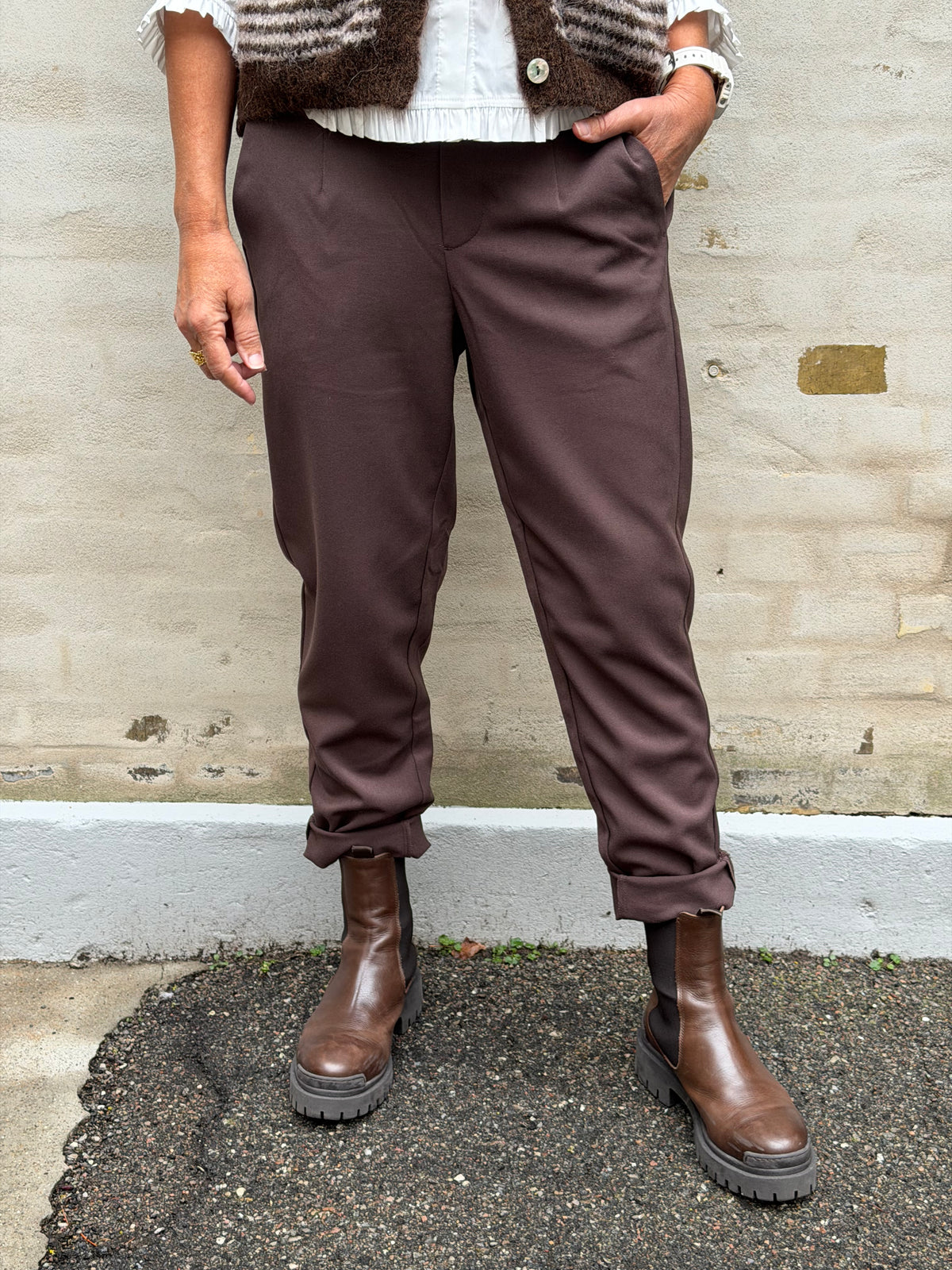Lisa Slim Pant - Seal Brown