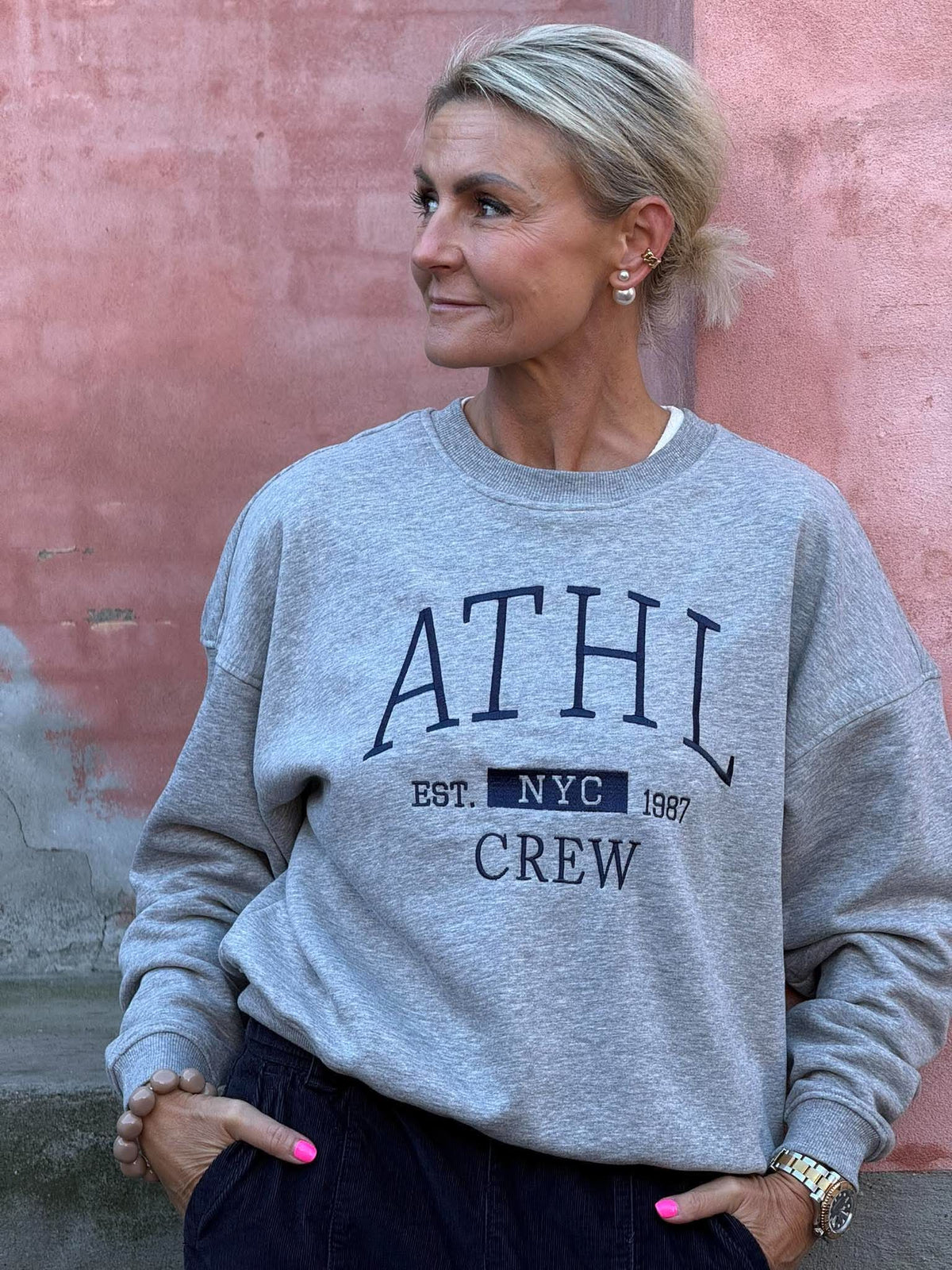 MESA LS O-NK EMB SWEAT - Ljusgråmelerad_NAVY BLAZER ATHL