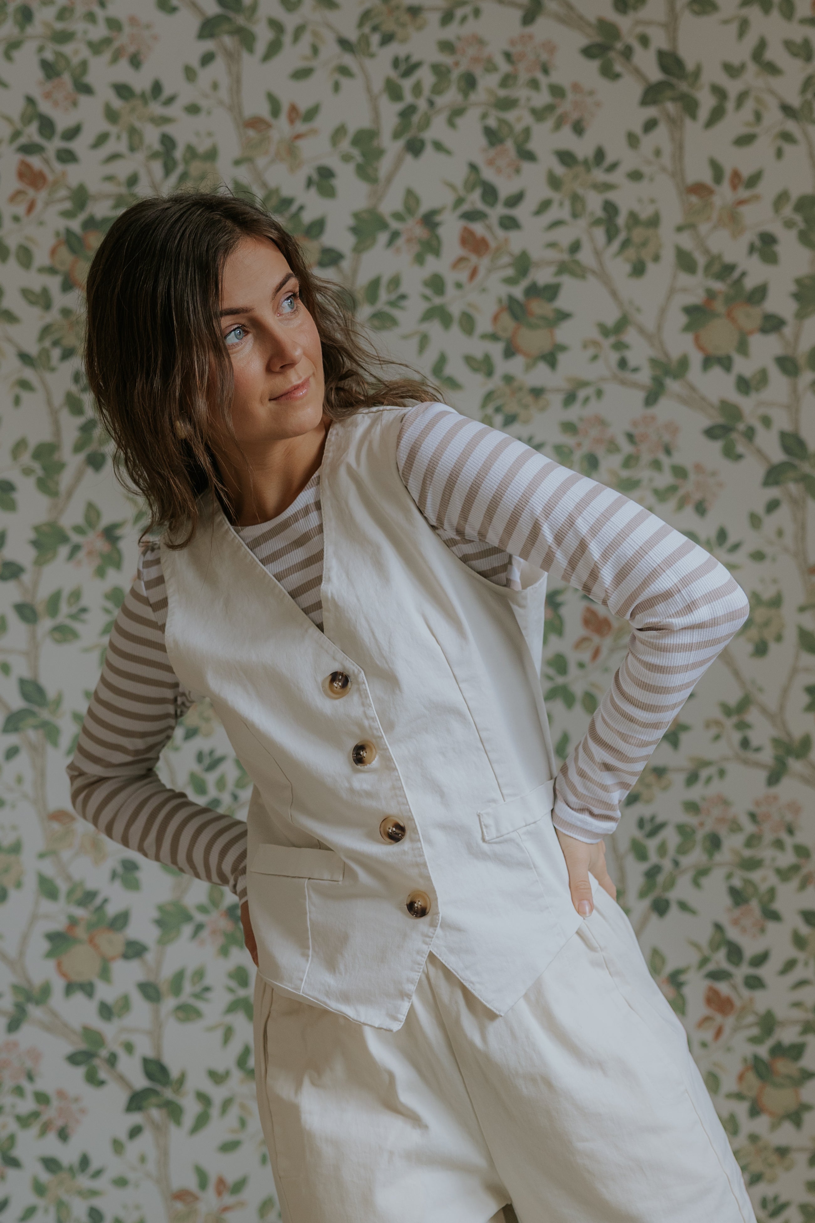 Nicoletta Väst - Off White