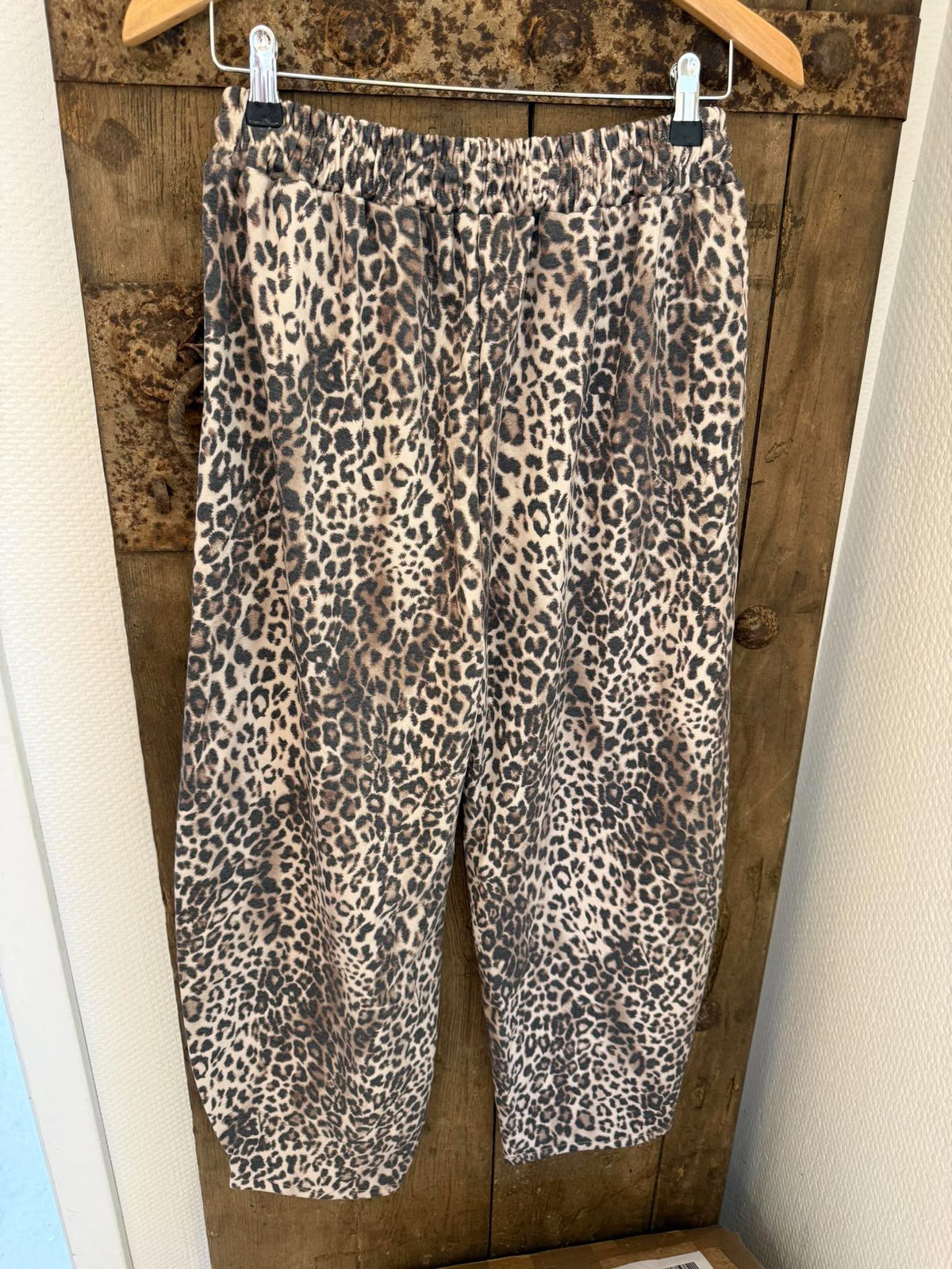 Very Leo Sweatpants - Off White/Black/Beige