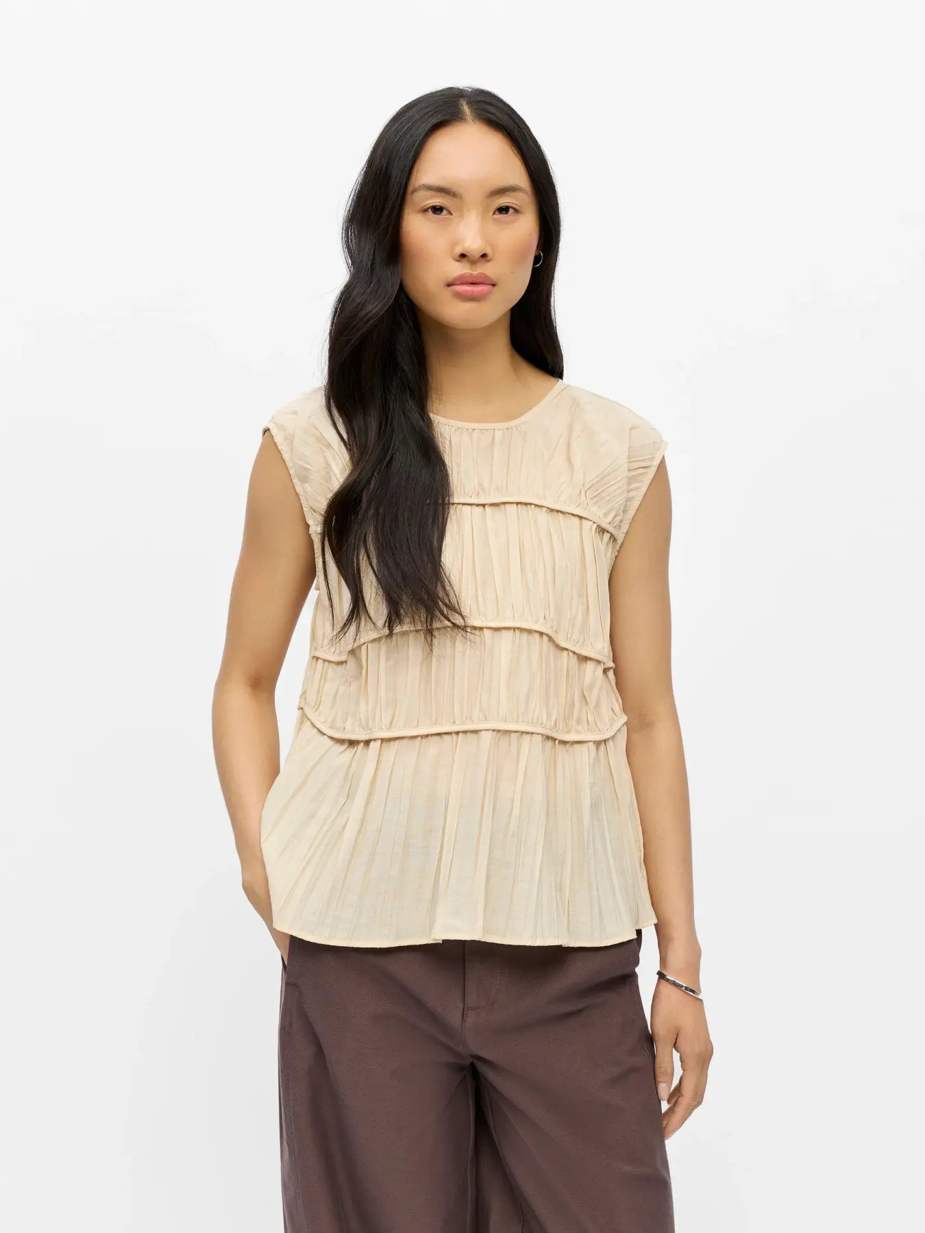 MABEL BREA S/L O-NECK TOP - Macadamia