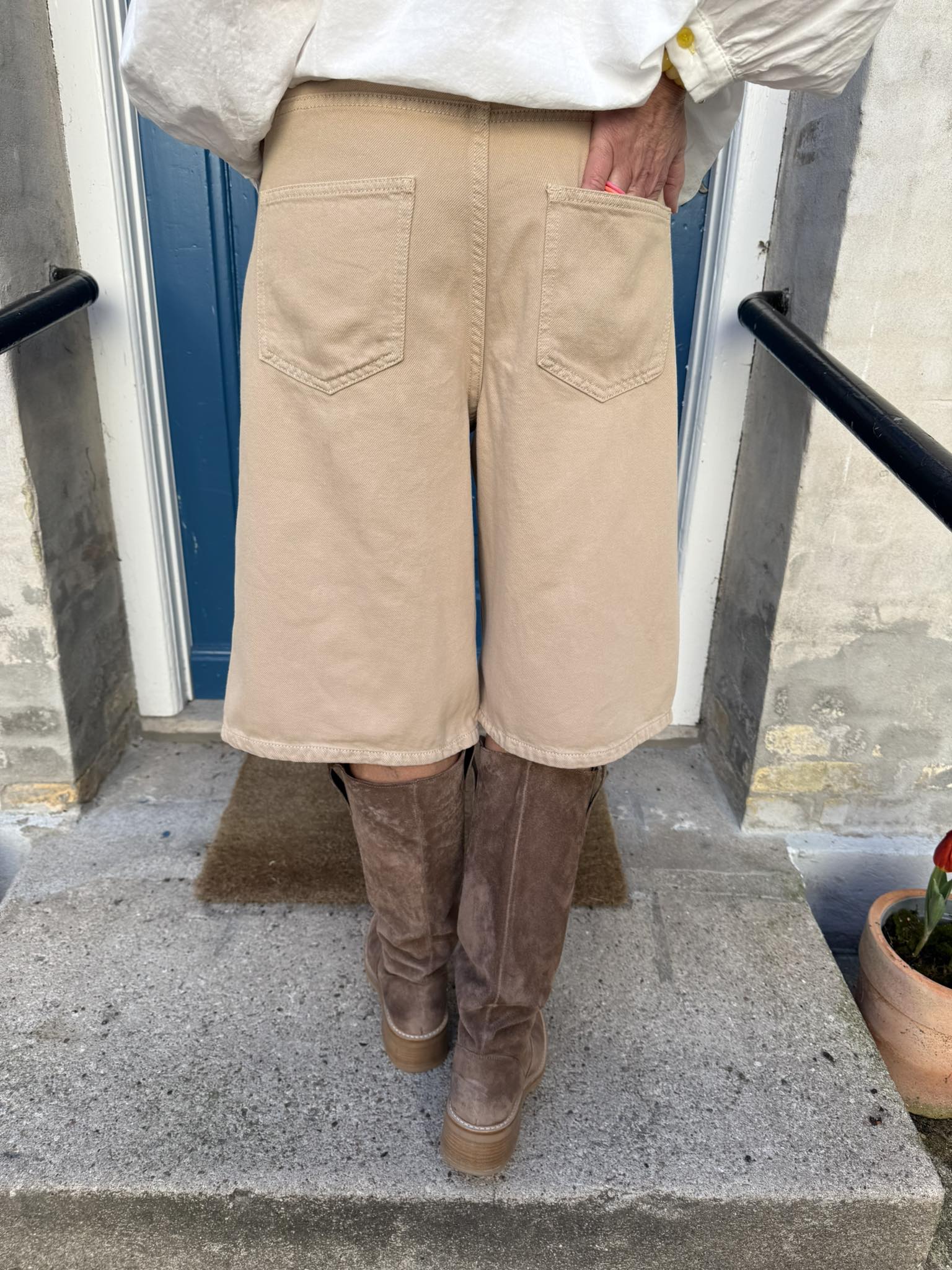 ROSIE DENIM LONG SHORTS - Humus