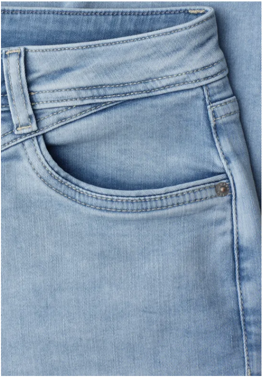 Jane MW Bermuda - Light Blue Denim