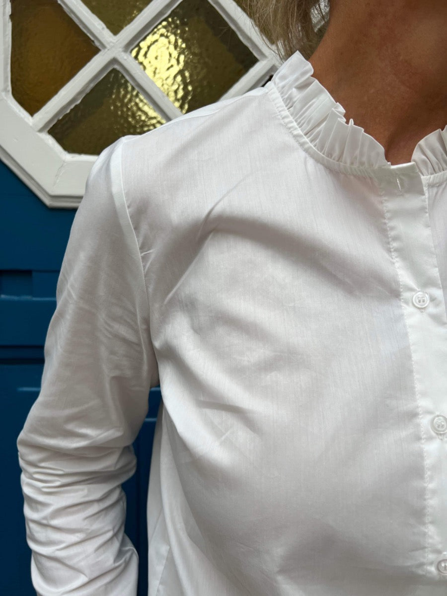 Antoinette knappskjorta våren gardenia