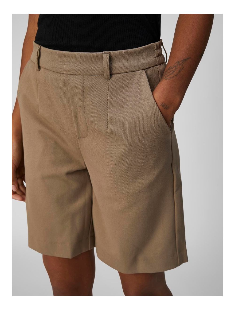 Lisa vida shorts fossil