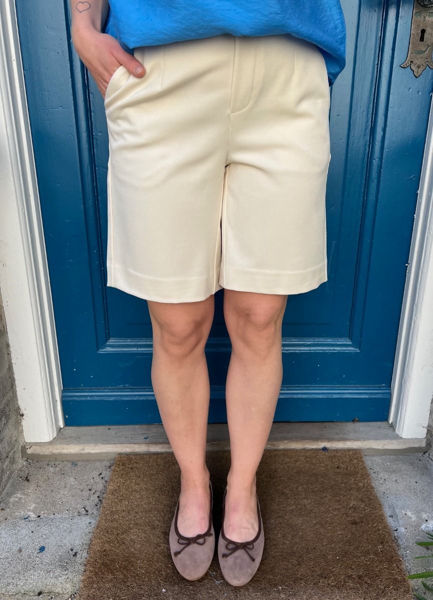 Lisa vida shorts sandshell