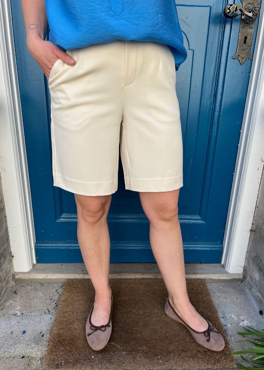 Lisa vida shorts sandshell