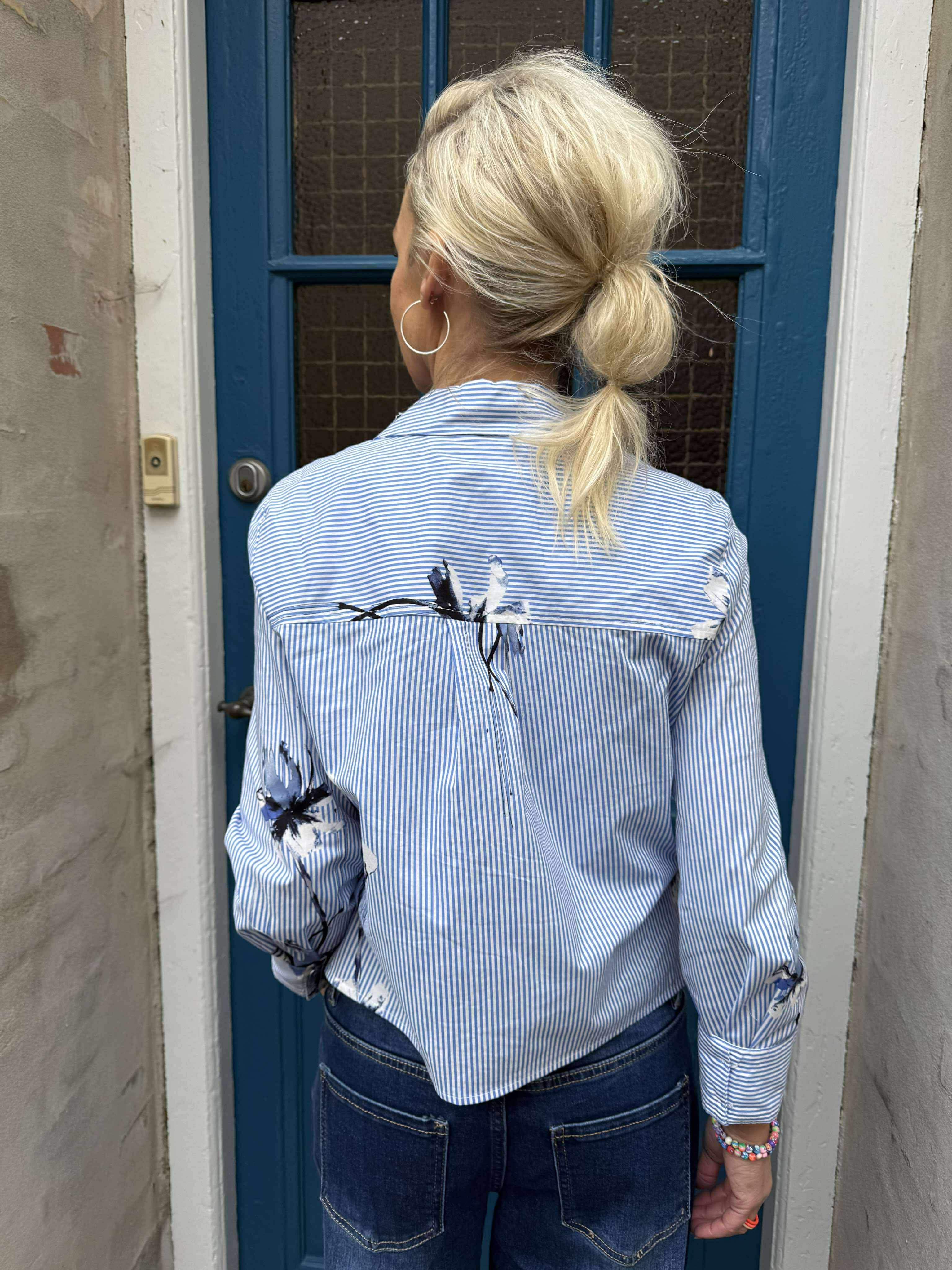 Brila Skjorta - Blå Blomsterrand