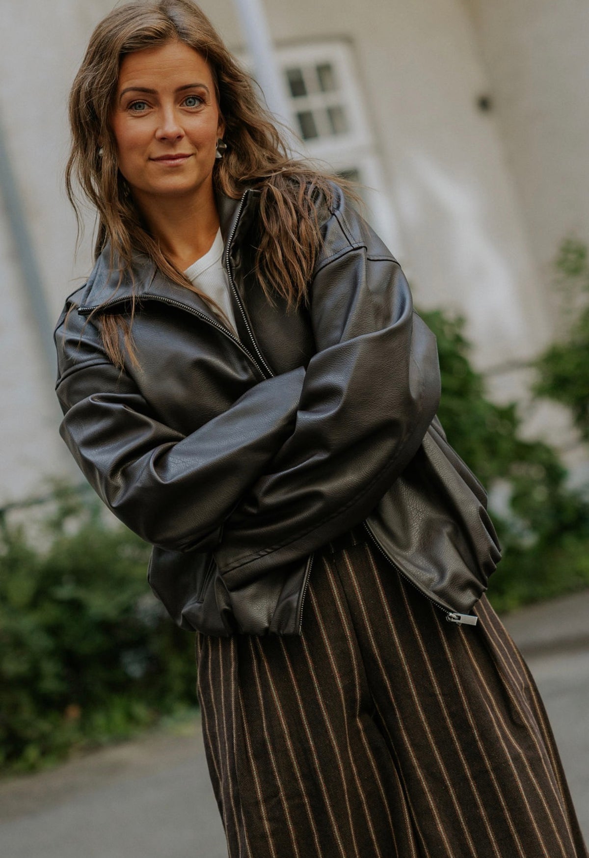 LIVA L/S BOMBER JACKET - Seal Brown