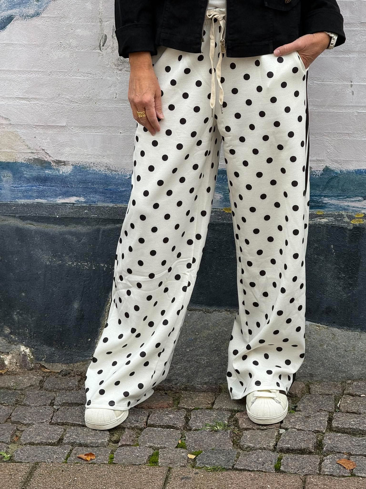 Sporty Dot Pants - Vita