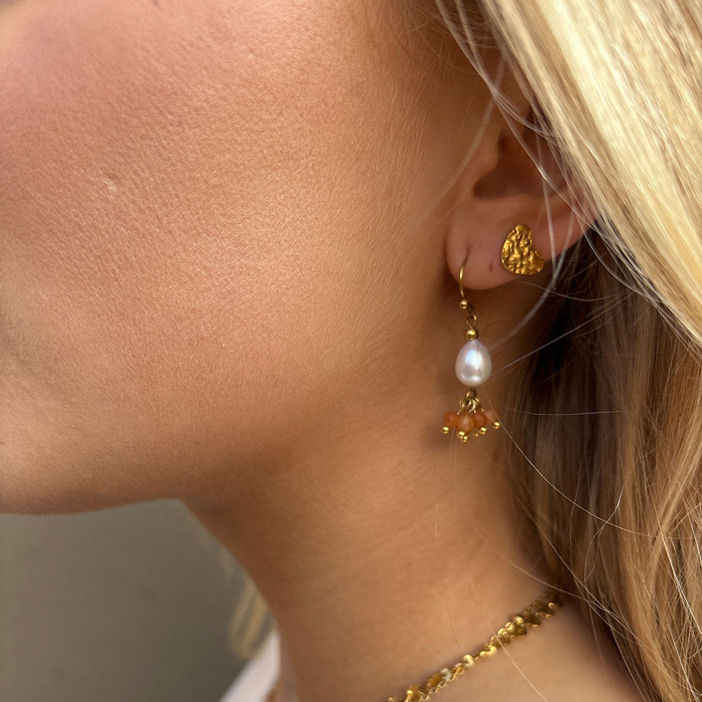 Rustik hjärta öronstift - 18 karat guldpläterad