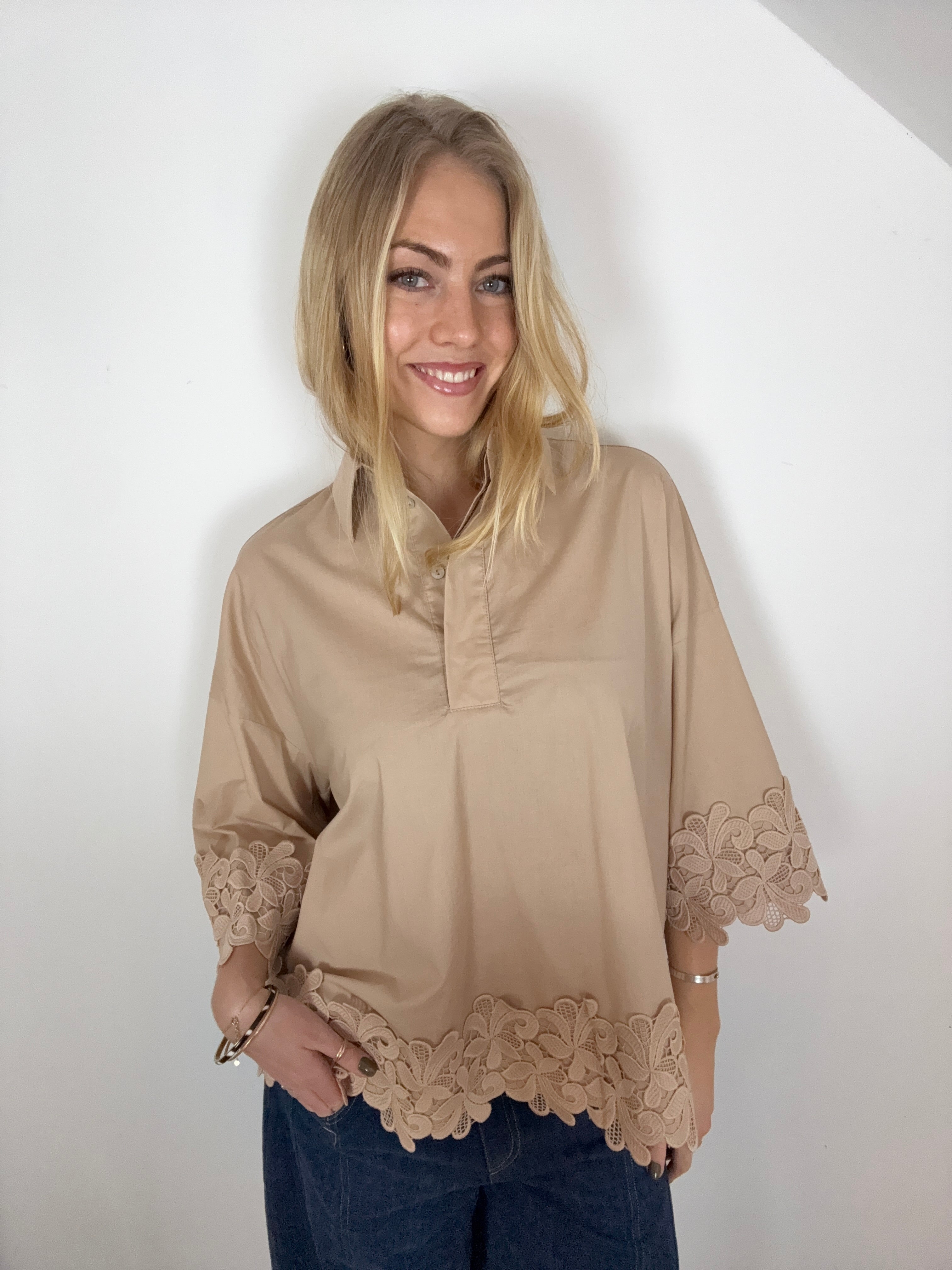 Klara Broderitröja - Vit