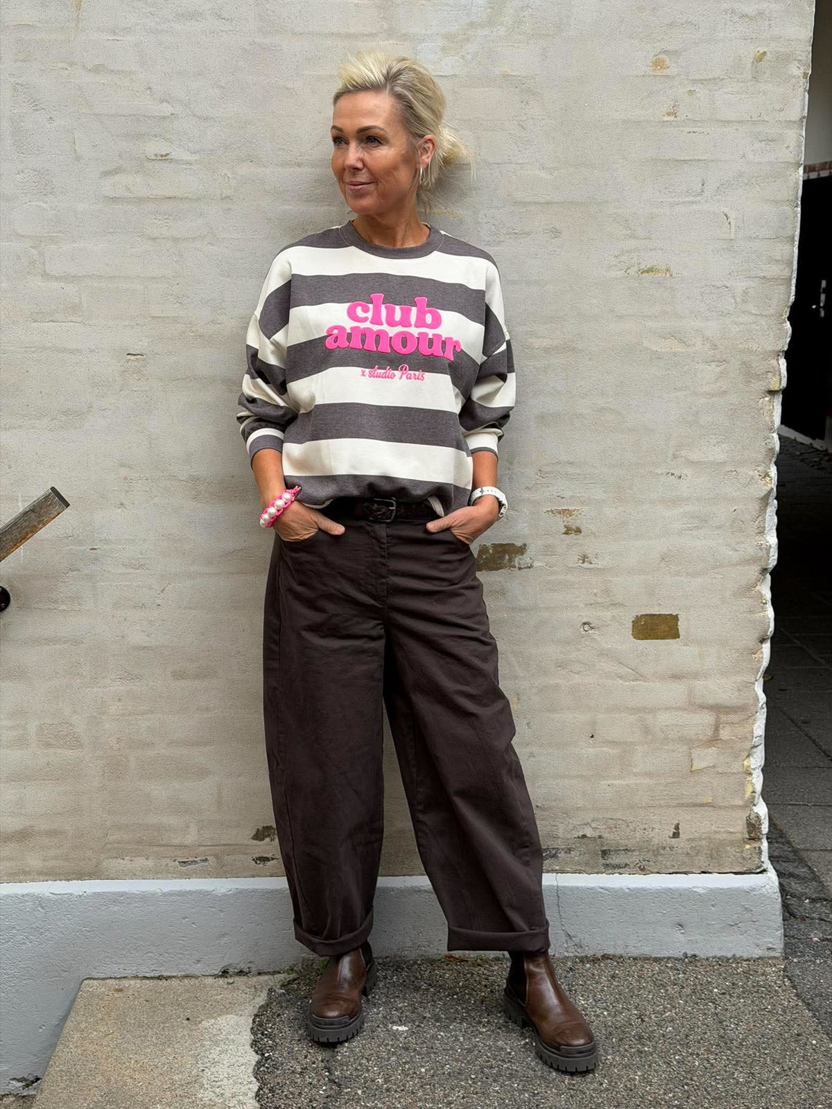 Club Sweat - Brown/Pink/Neon