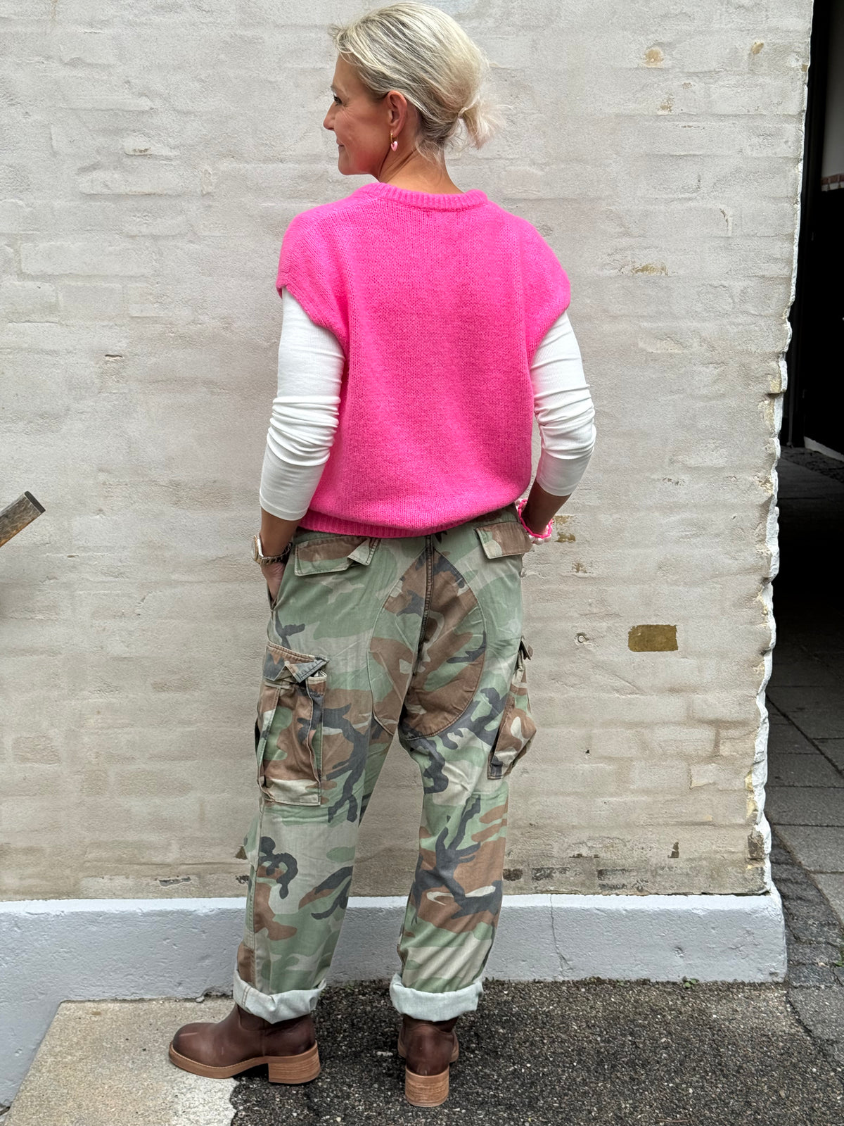 Val Vest - Pink Neon